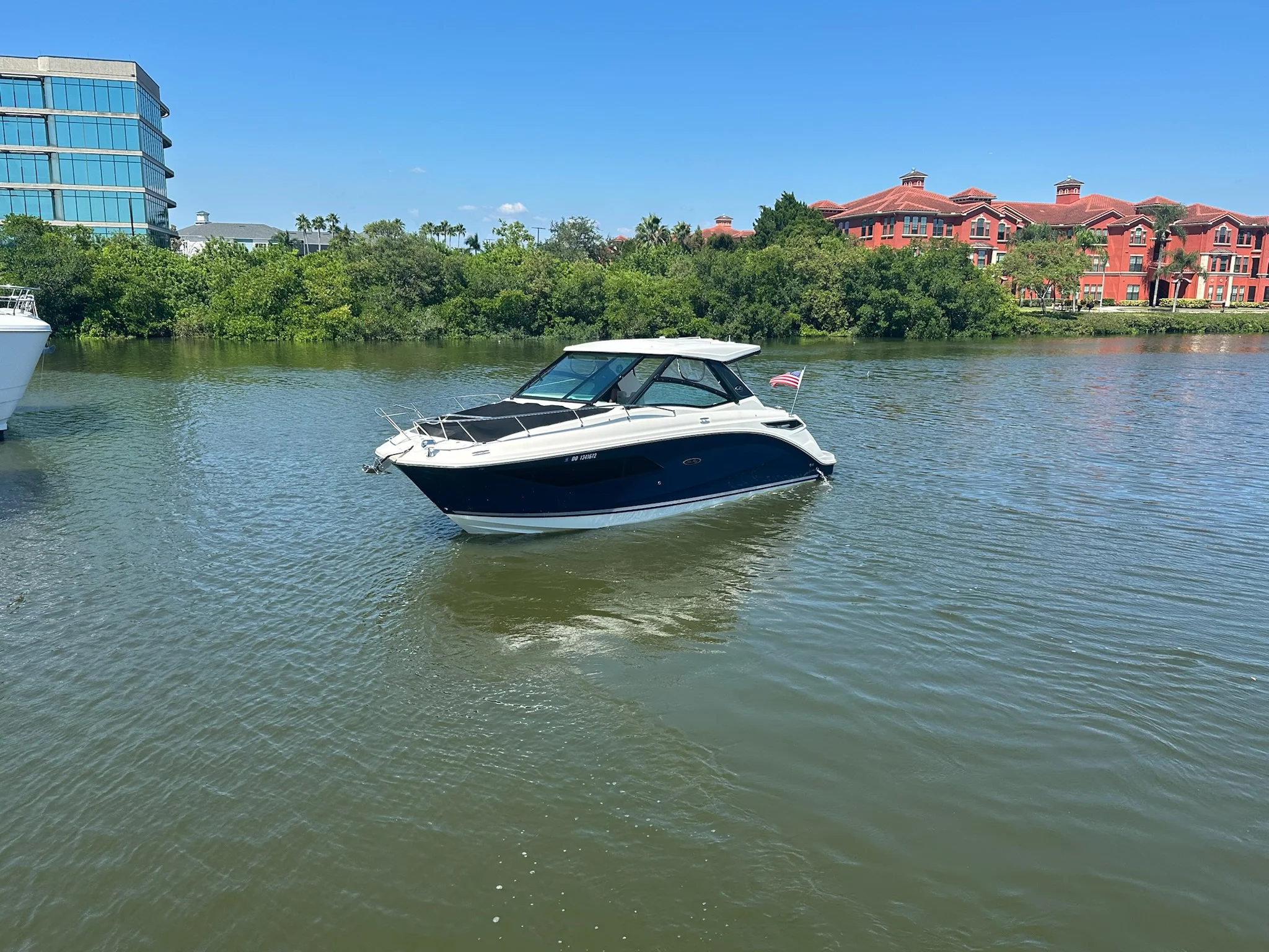 2024 Sea Ray 320 SUNDANCER Image Thumbnail #1