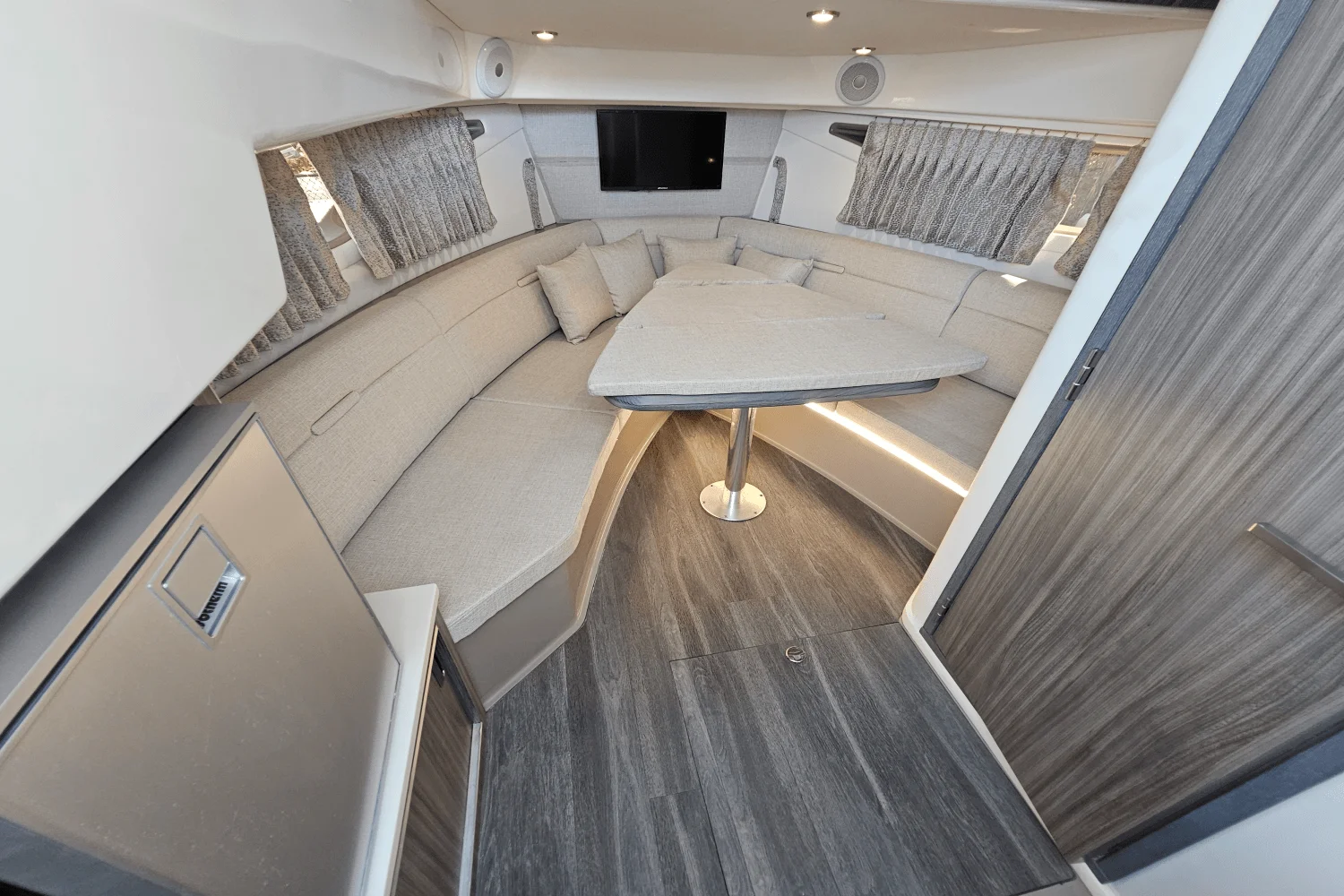 2024 Sea Ray 320 SUNDANCER Image Thumbnail #26