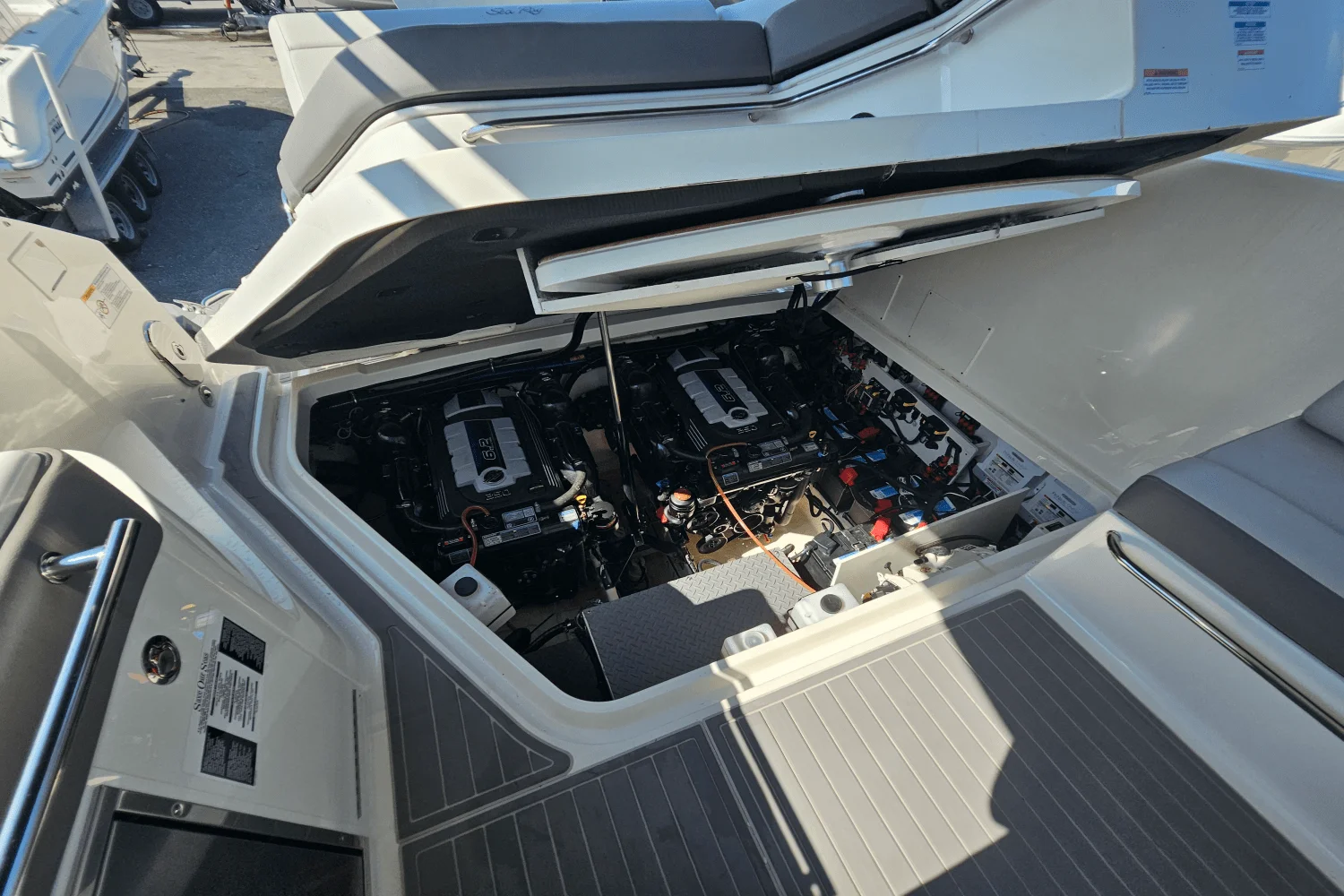 2024 Sea Ray 320 SUNDANCER Image Thumbnail #33