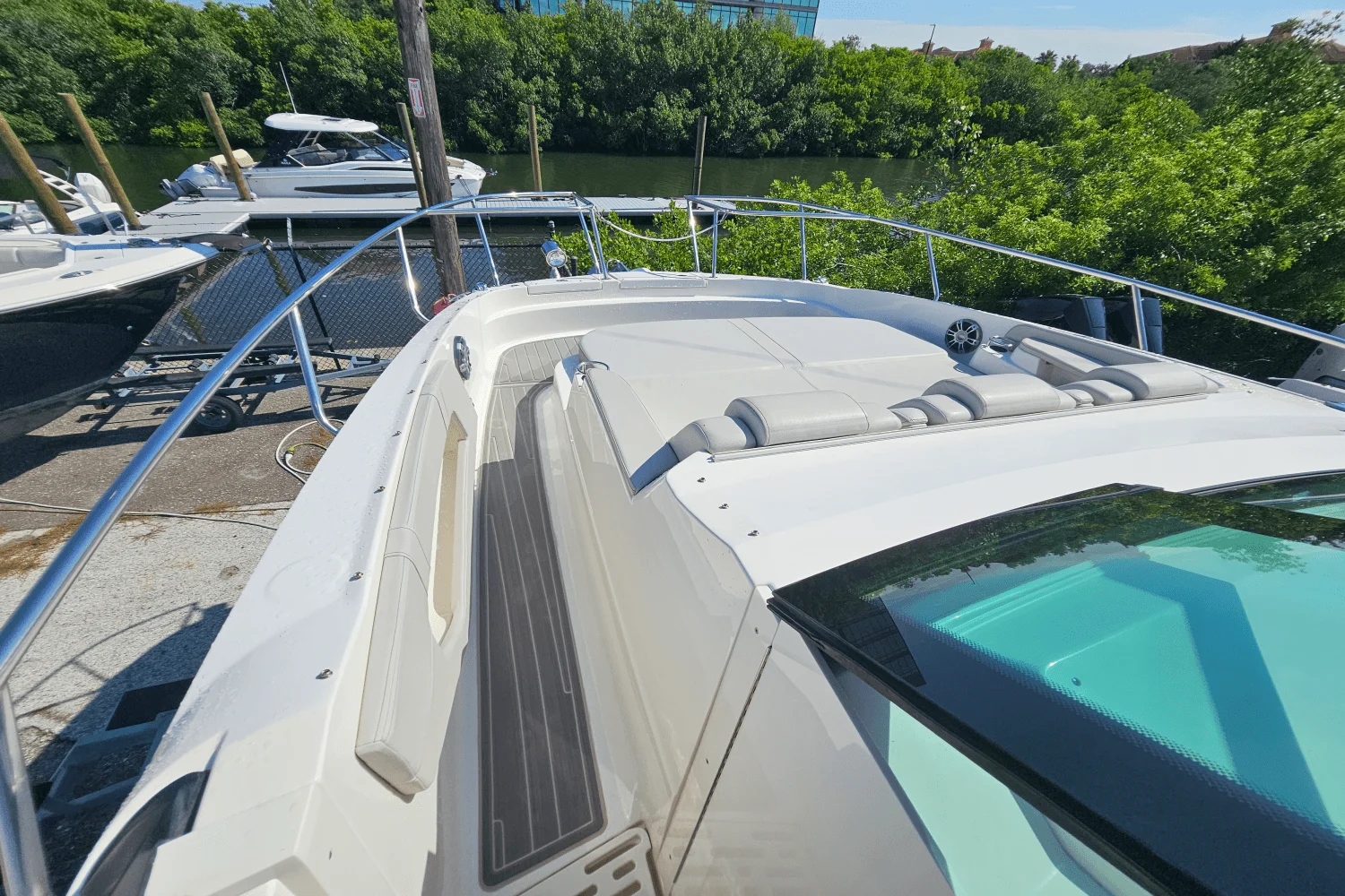 2024 Sea Ray 320 SUNDANCER Image Thumbnail #22