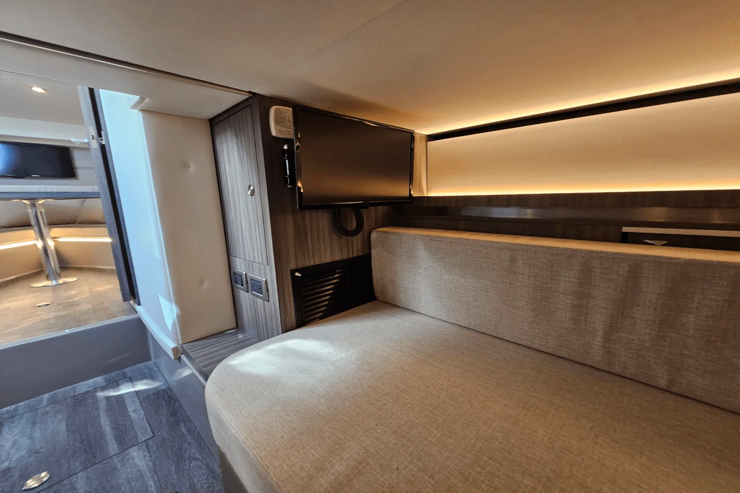 2024 Sea Ray 320 SUNDANCER Image Thumbnail #31