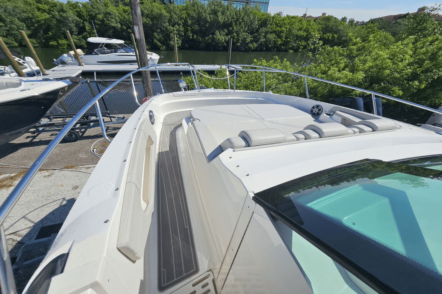 2024 Sea Ray 320 SUNDANCER Image Thumbnail #20