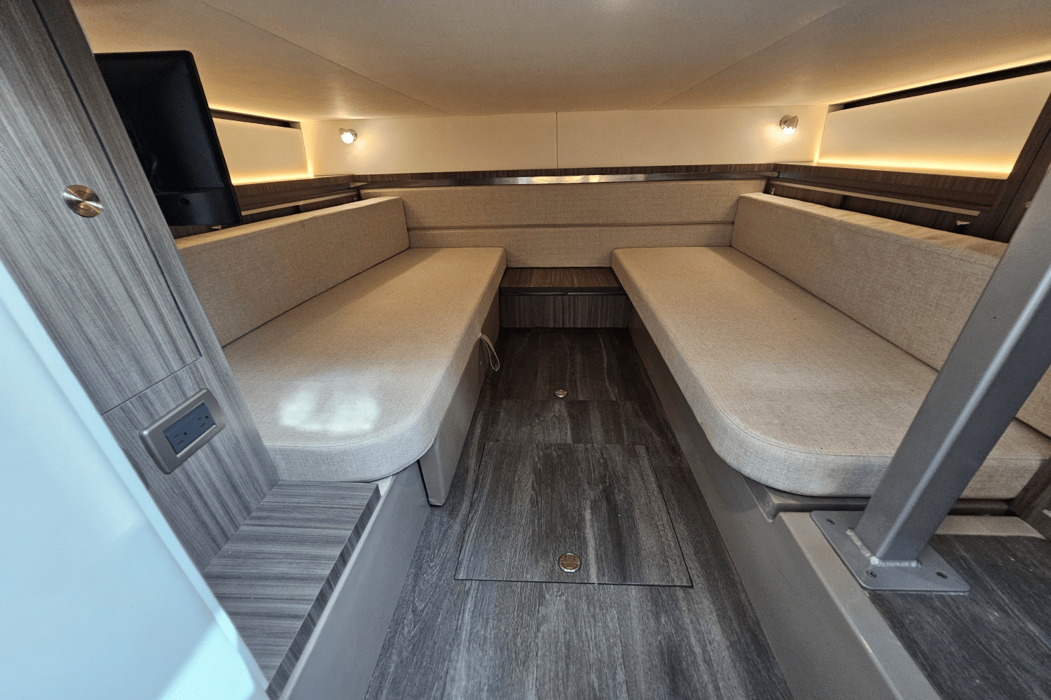 2024 Sea Ray 320 SUNDANCER Image Thumbnail #27
