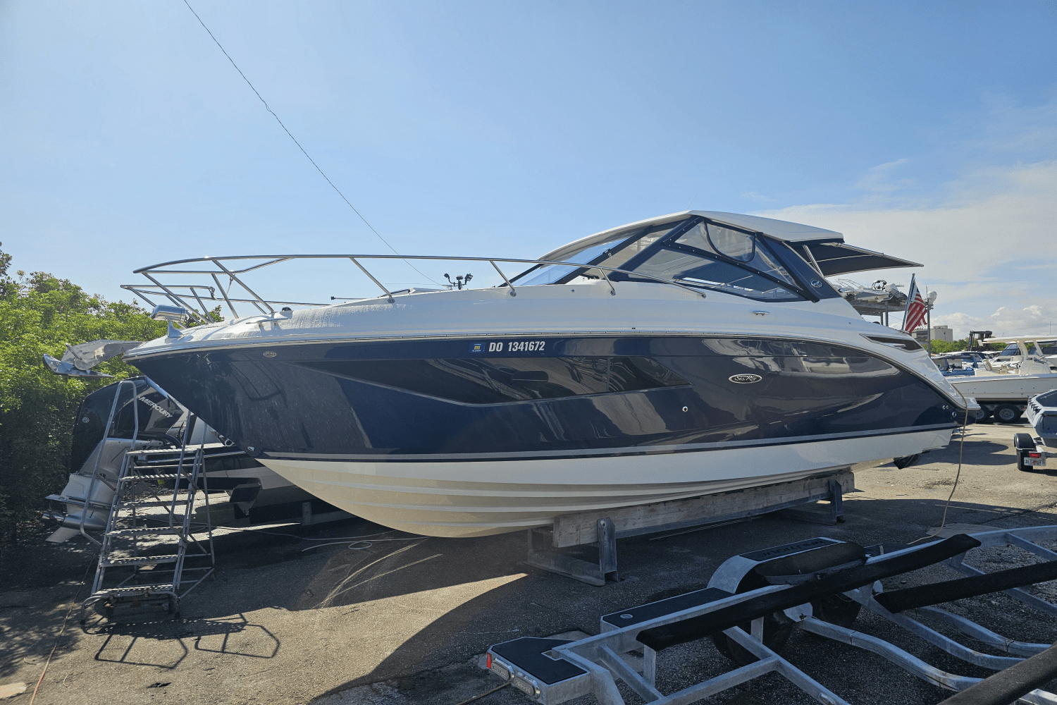 2024 Sea Ray 320 SUNDANCER Image Thumbnail #2