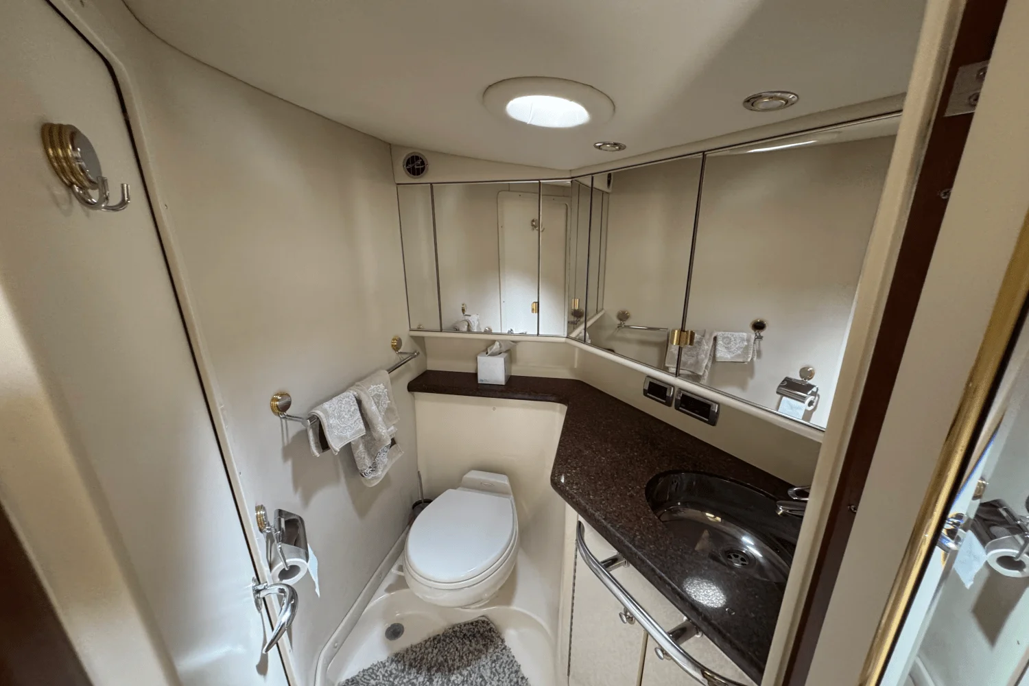 2003 Sea Ray 550 SUNDANCER Image Thumbnail #32