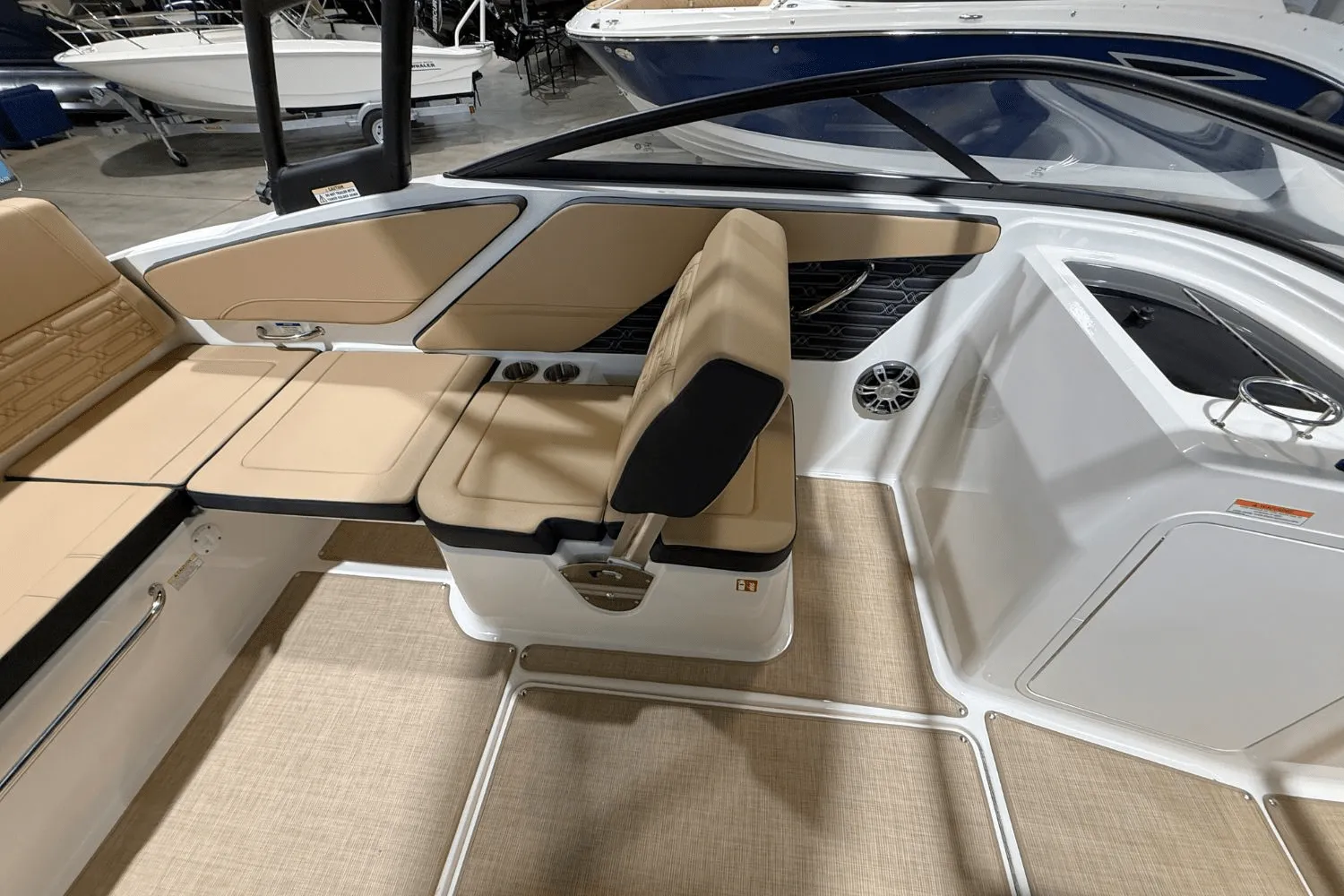 2025 Sea Ray SPX 210 Image Thumbnail #16