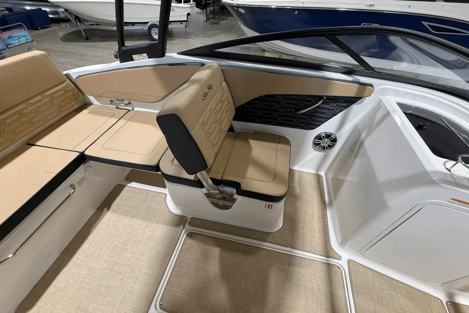 2025 Sea Ray SPX 210 Image Thumbnail #17