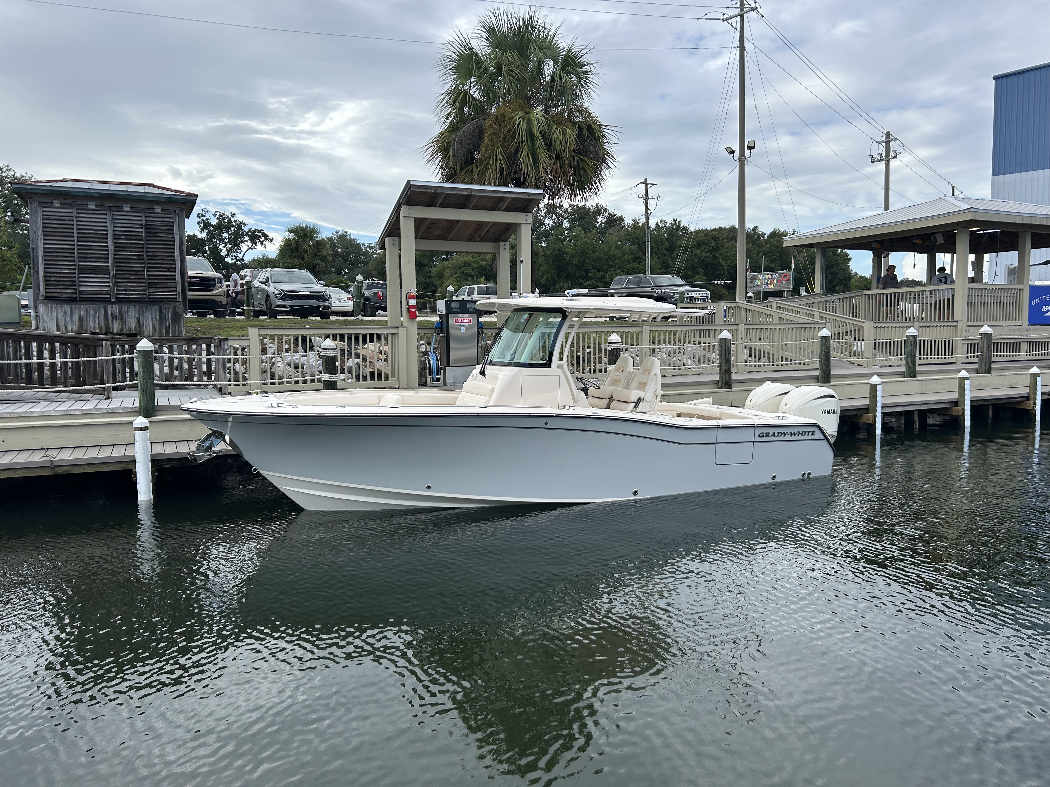 2026 Grady-White Canyon 271 Image Thumbnail #2