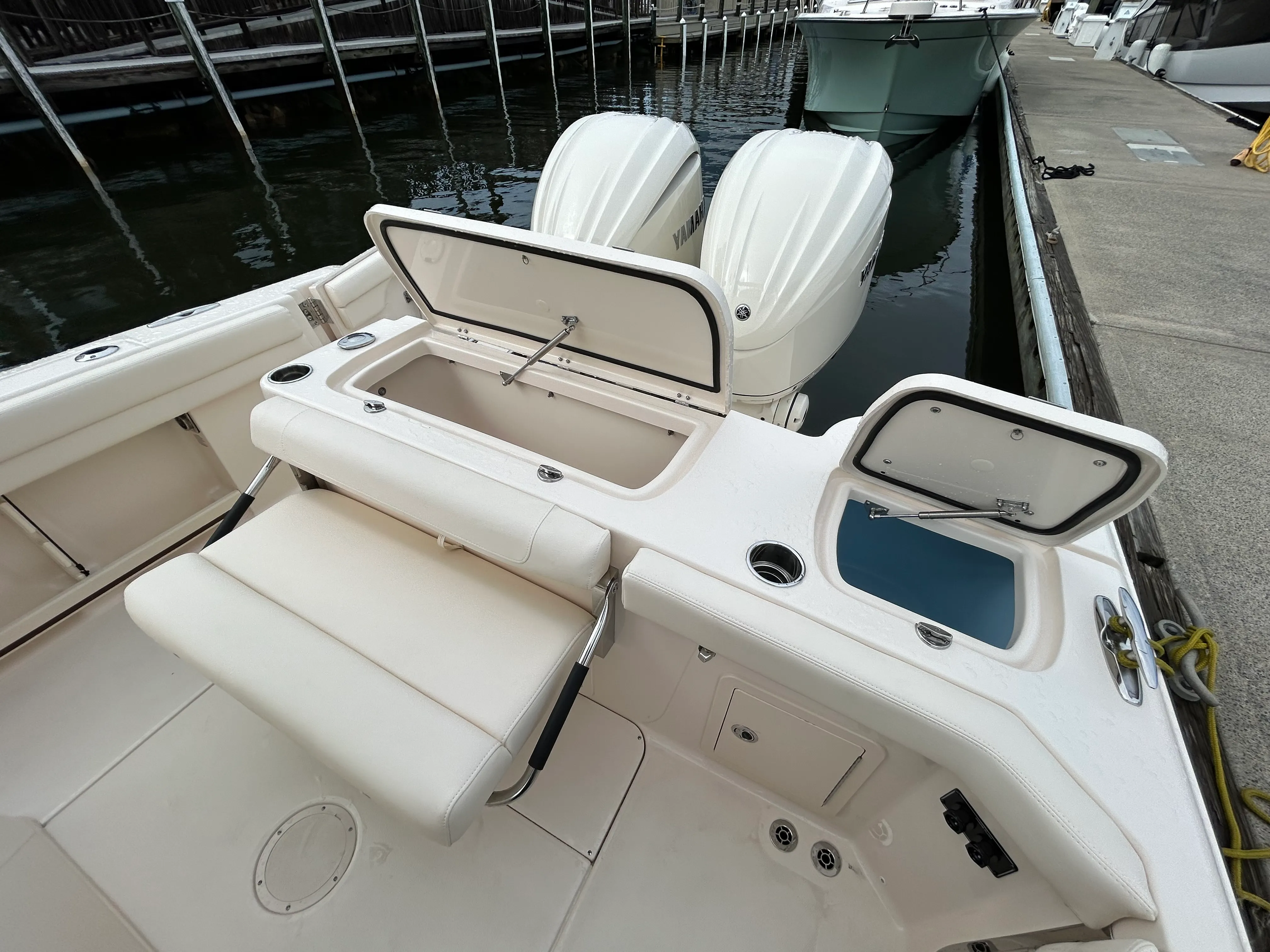 2026 Grady-White Canyon 271 Image Thumbnail #9