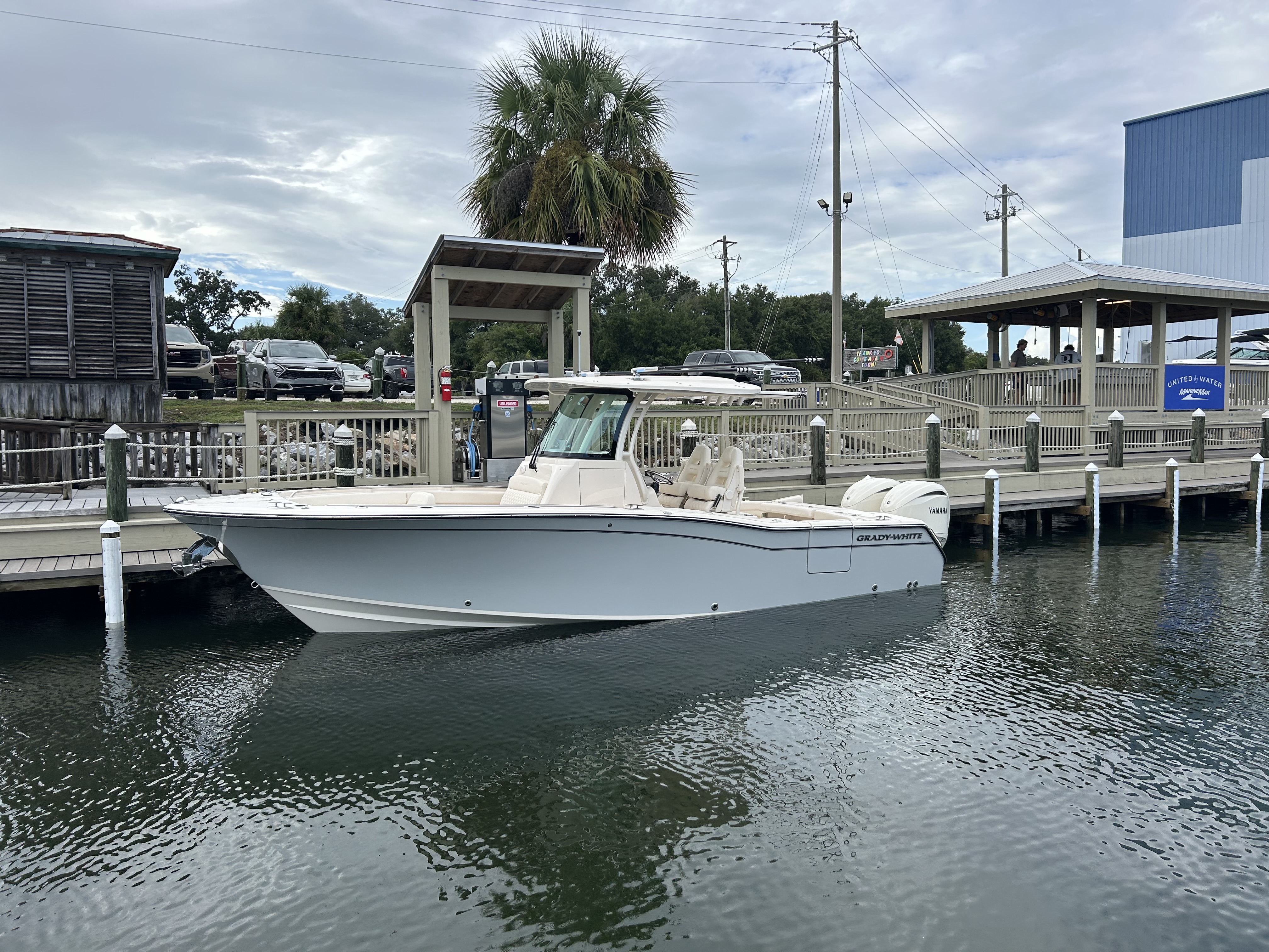 2026 Grady-White Canyon 271 Image Thumbnail #3