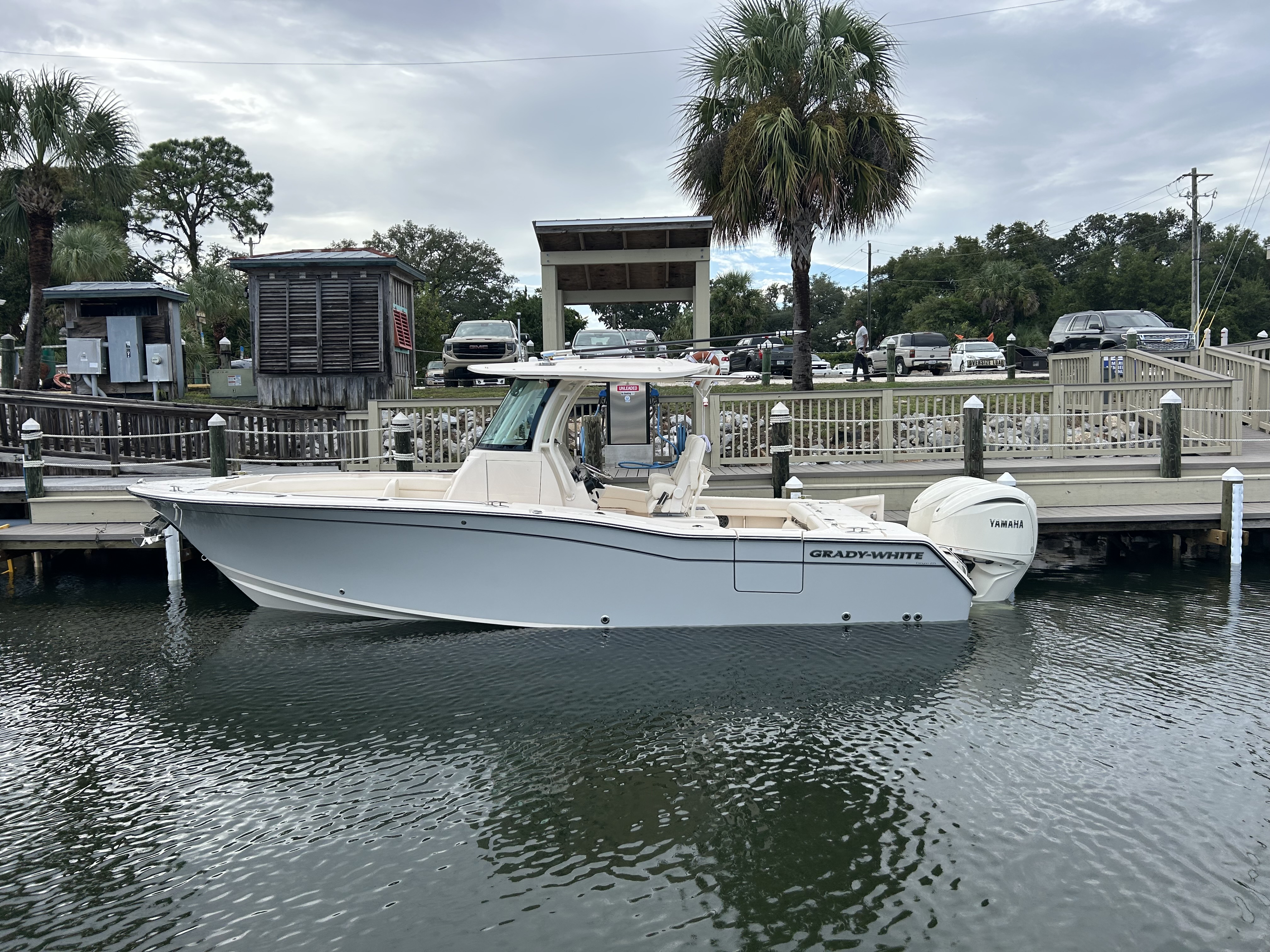 2026 Grady-White Canyon 271 Image Thumbnail #1