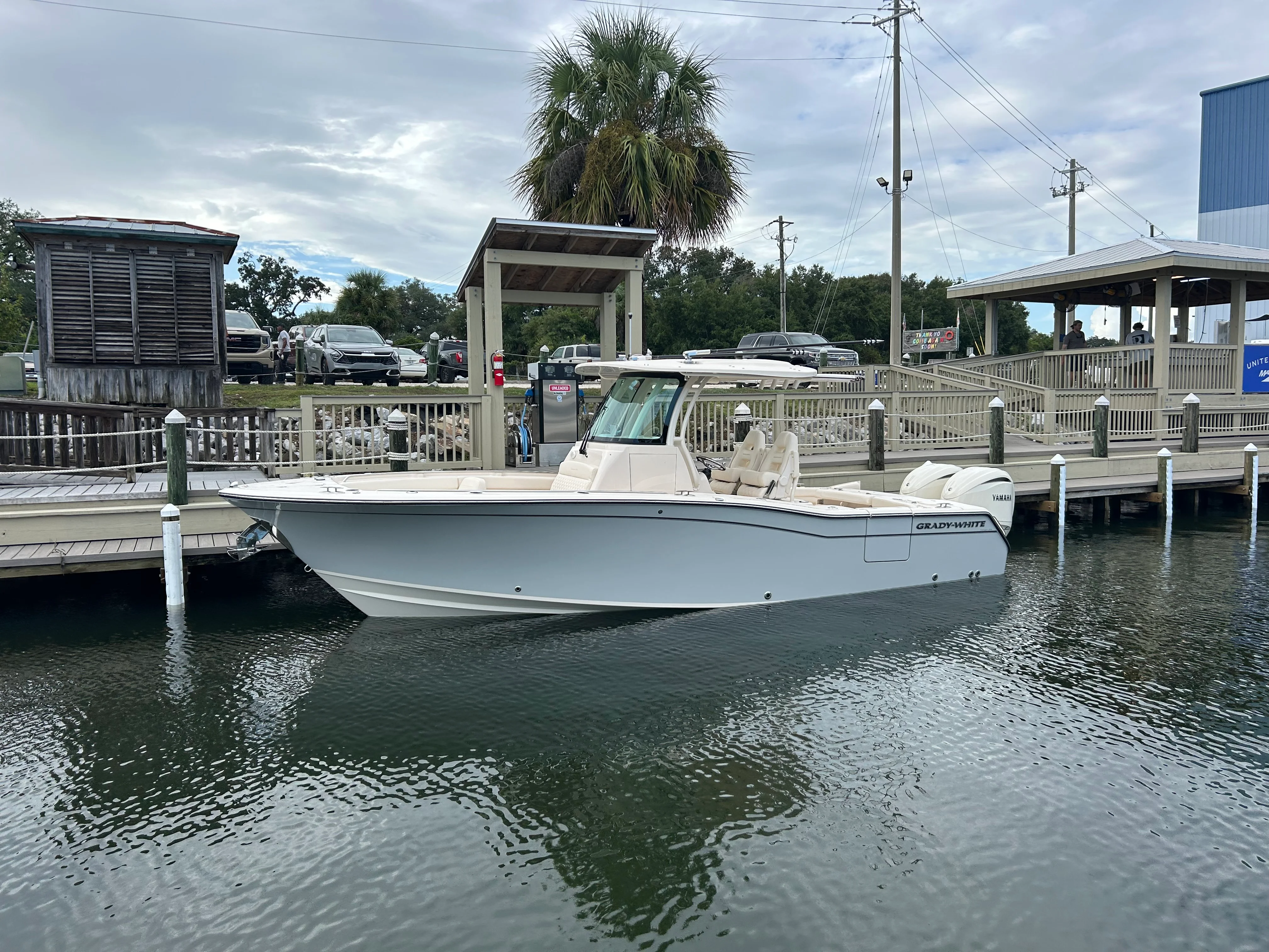 2026 Grady-White Canyon 271 Image Thumbnail #2