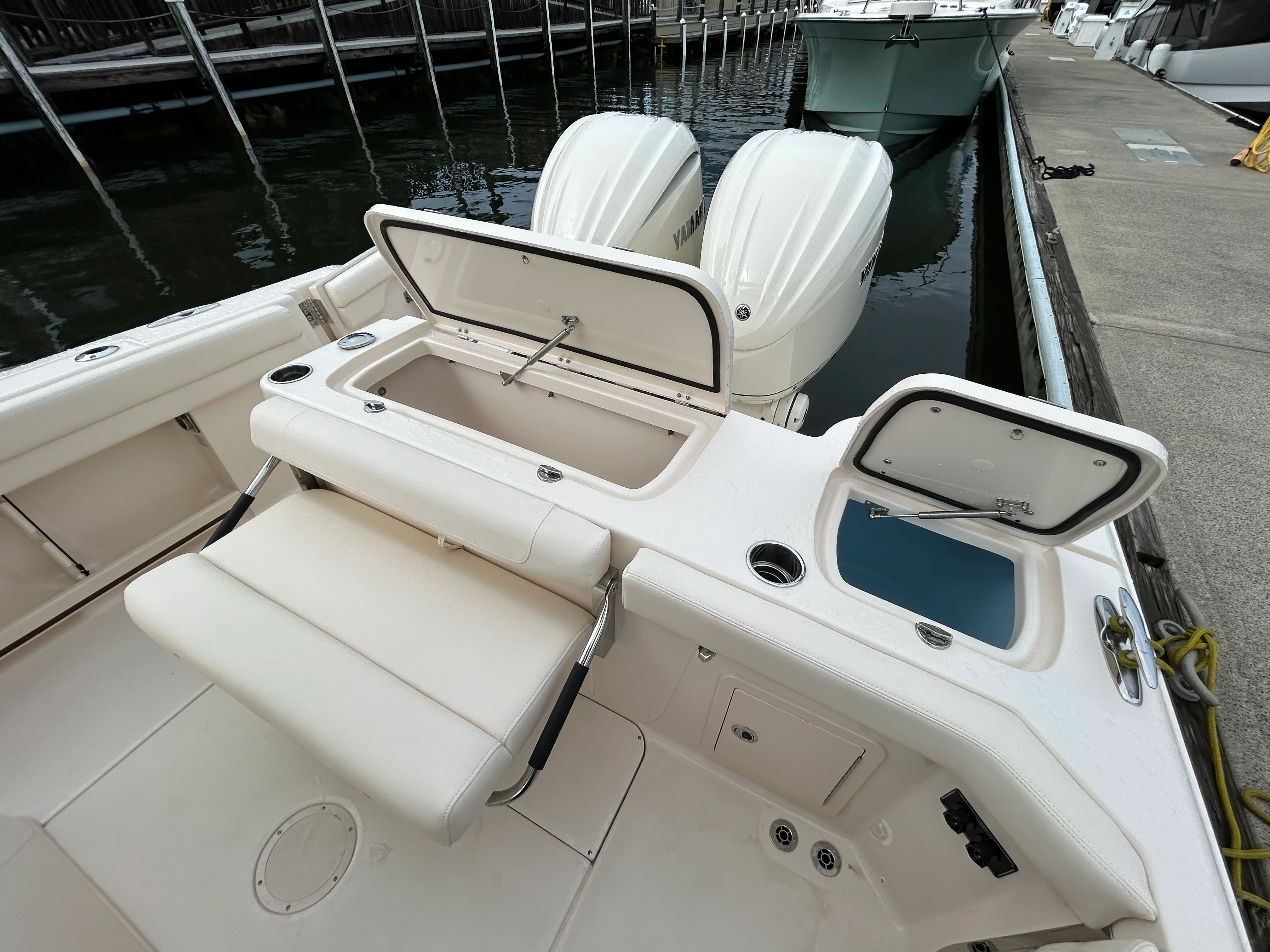 2026 Grady-White Canyon 271 Image Thumbnail #9