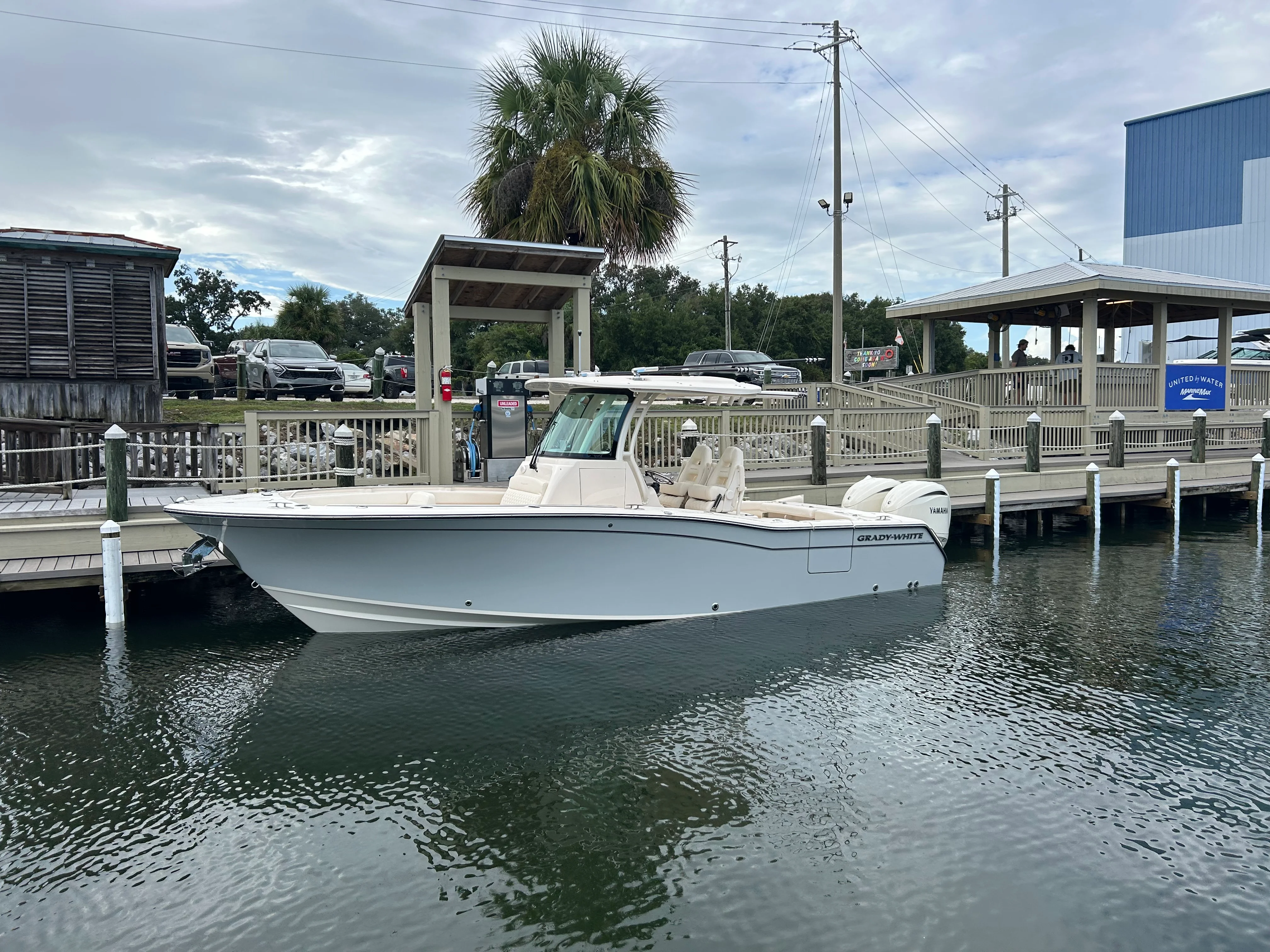 2026 Grady-White Canyon 271 Image Thumbnail #3