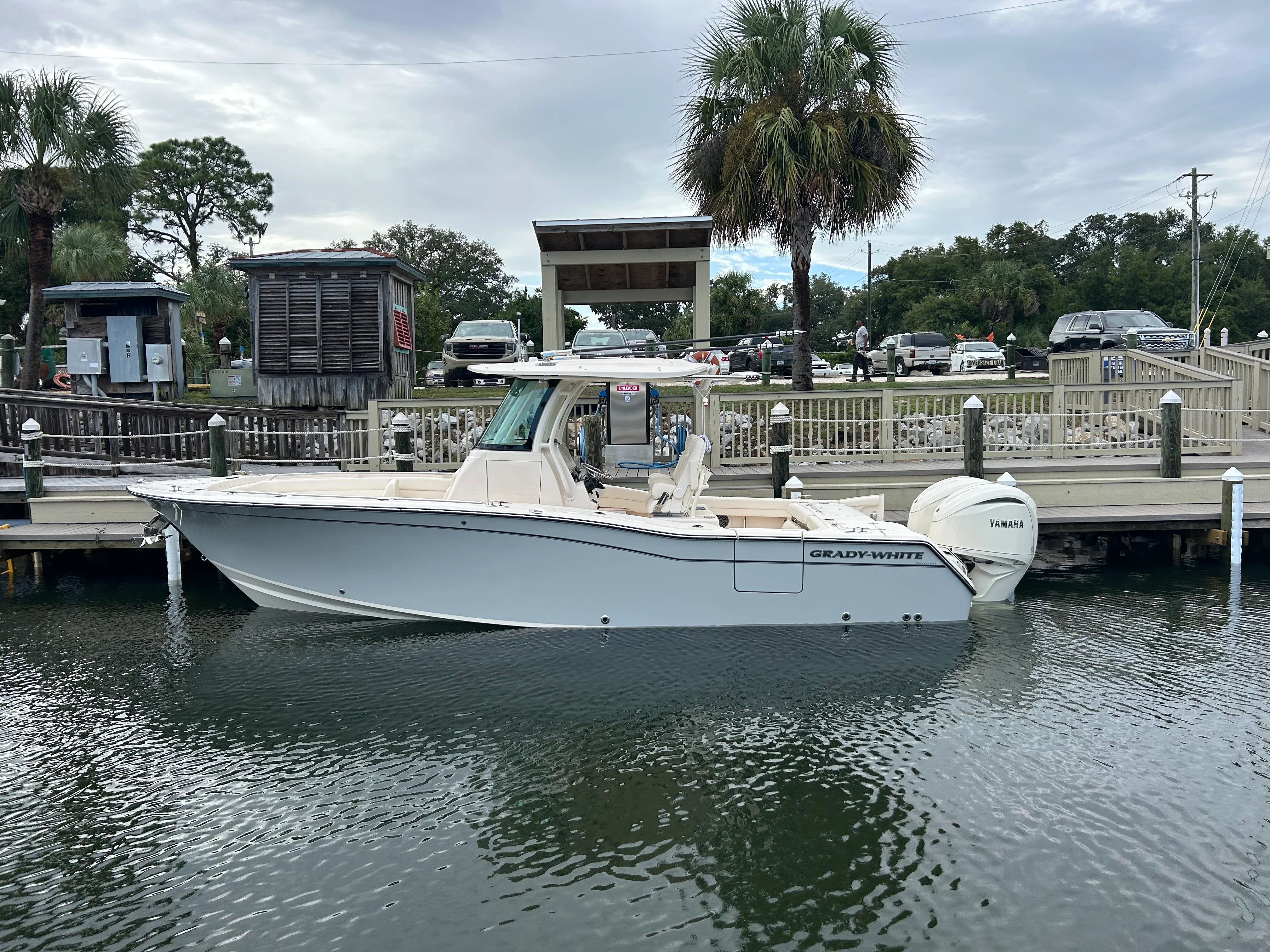 2026 Grady-White Canyon 271 Image Thumbnail #1