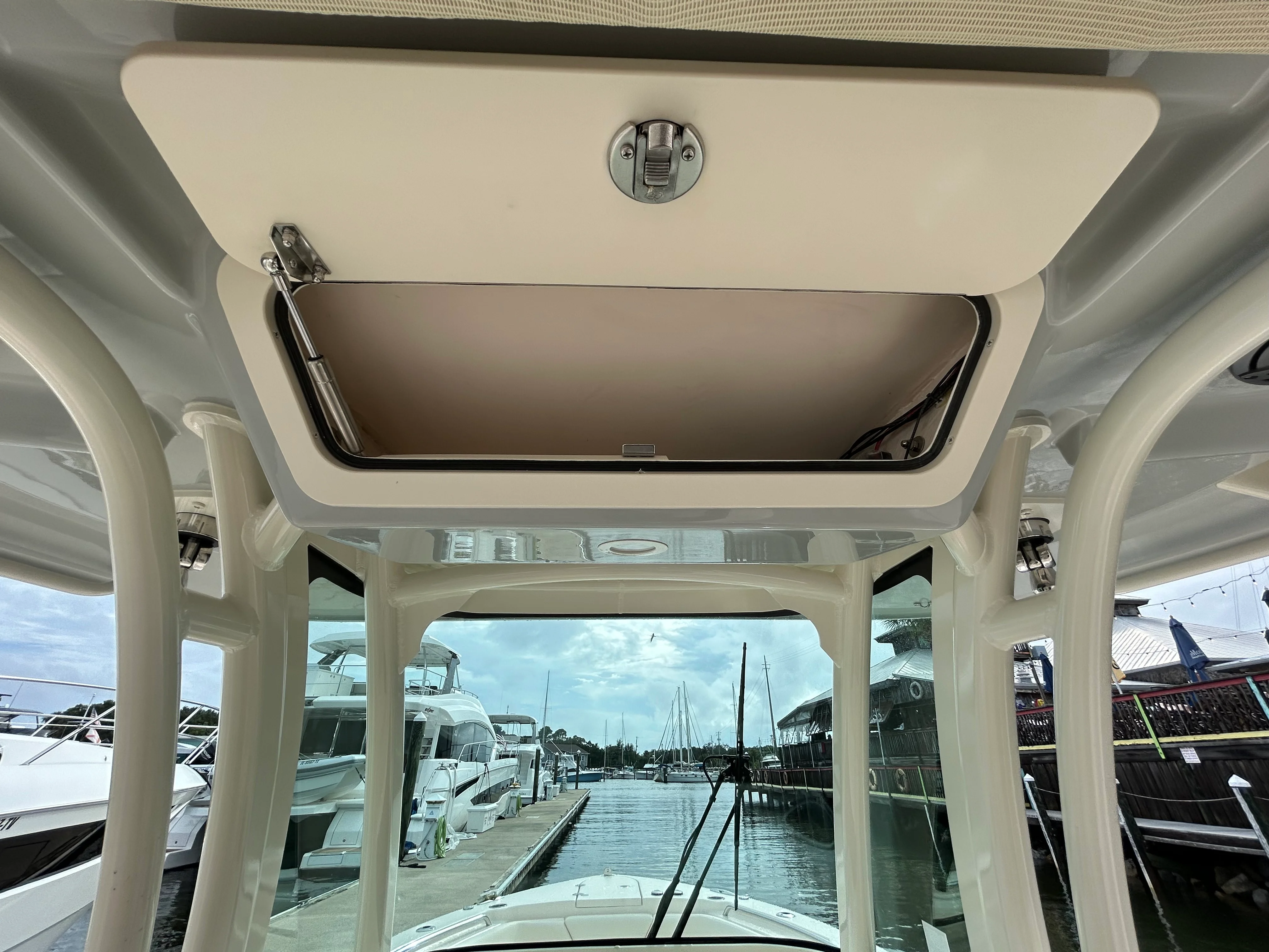 2026 Grady-White Canyon 271 Image Thumbnail #25