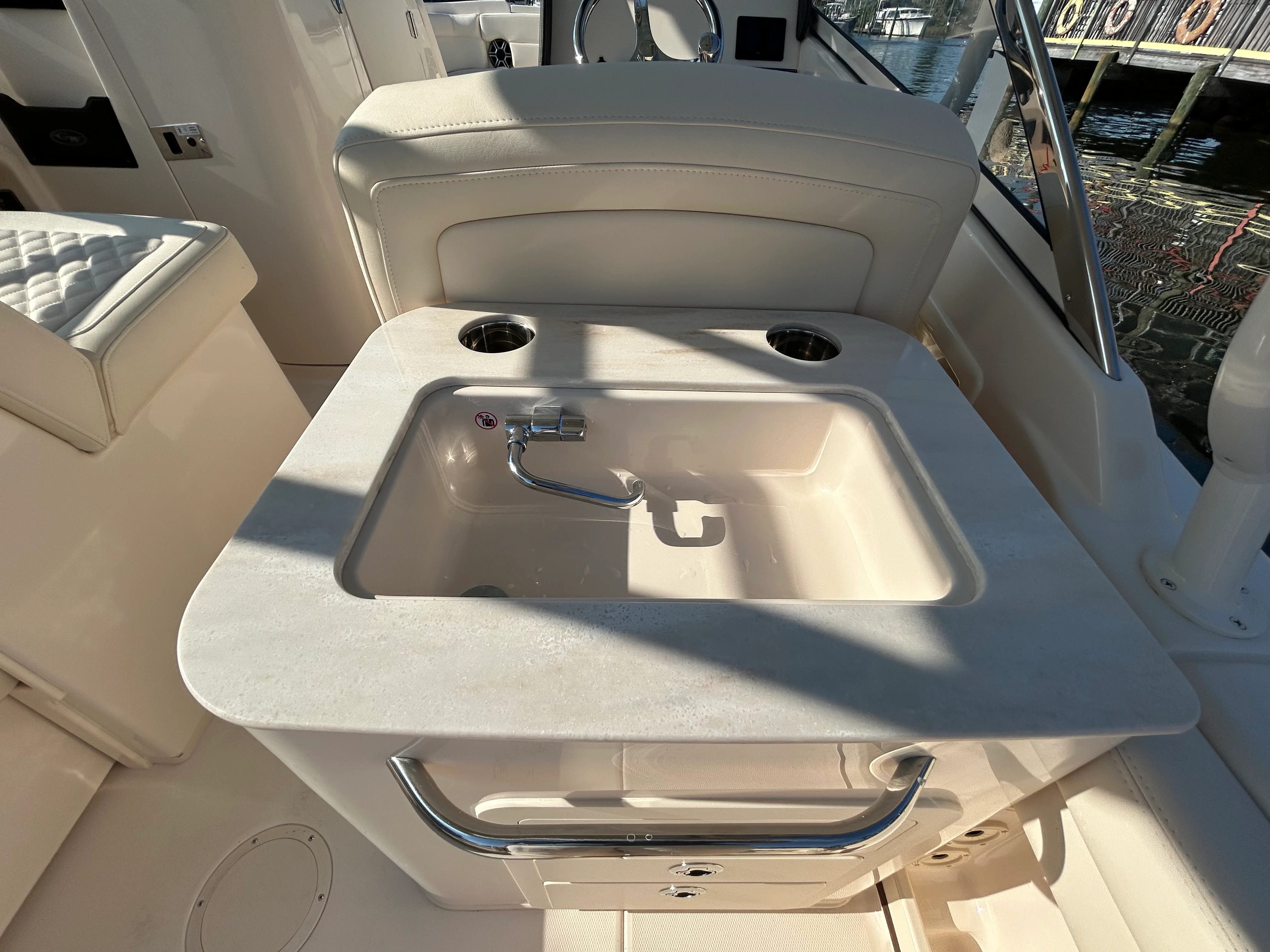 2026 Grady-White Freedom 275 Image Thumbnail #11