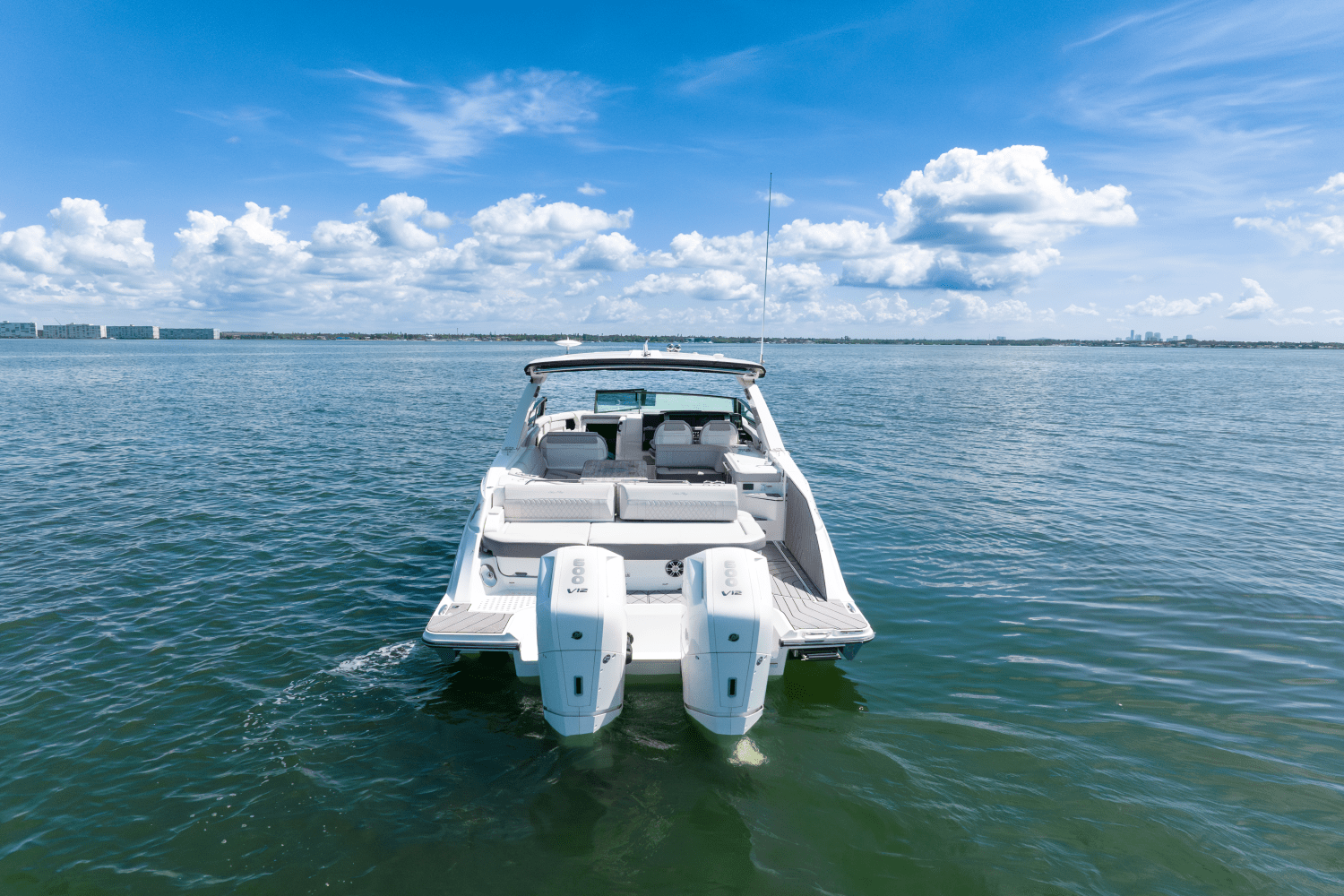 2023 Sea Ray 400 SLX-OB Image Thumbnail #16
