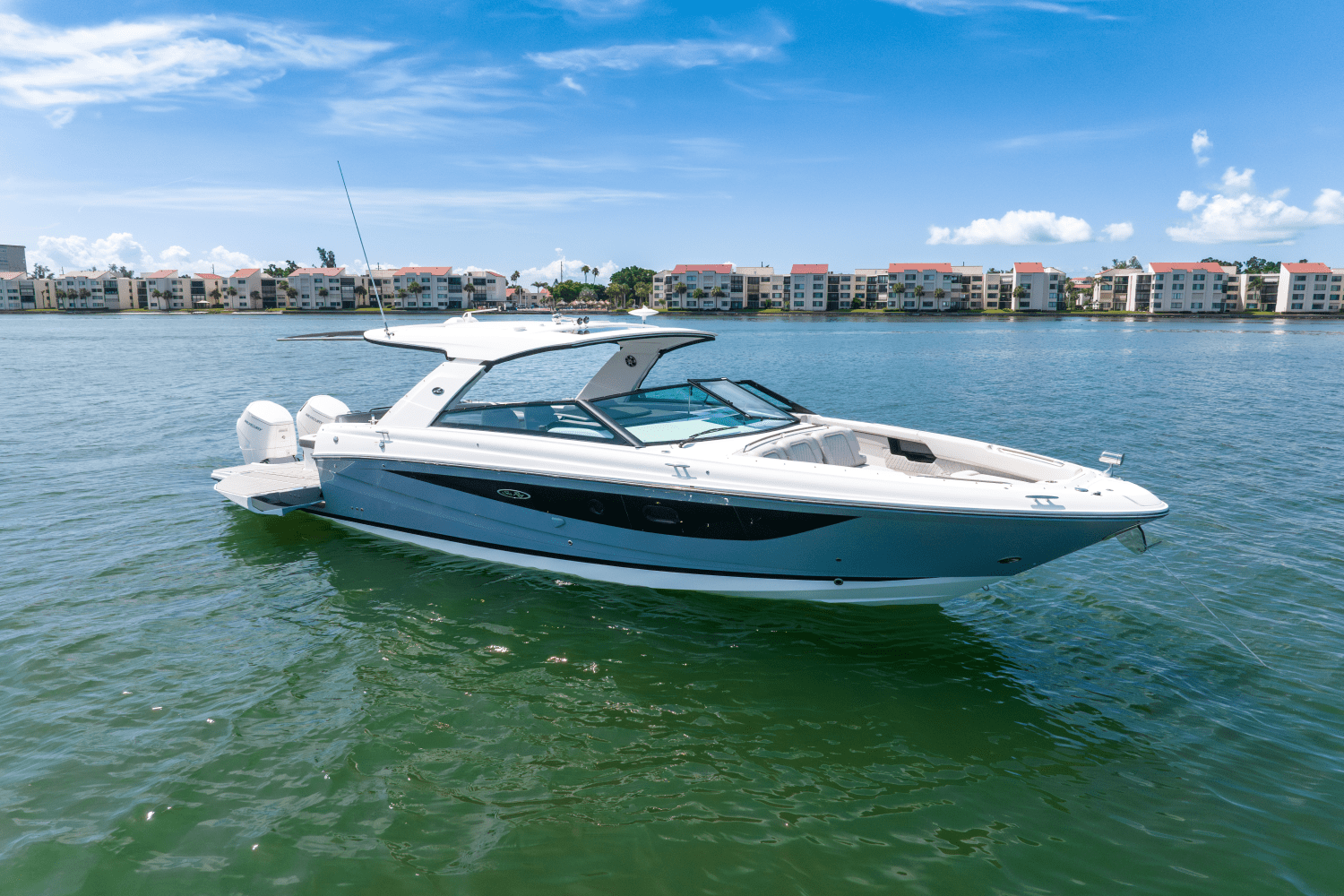 2023 Sea Ray 400 SLX-OB Image Thumbnail #12
