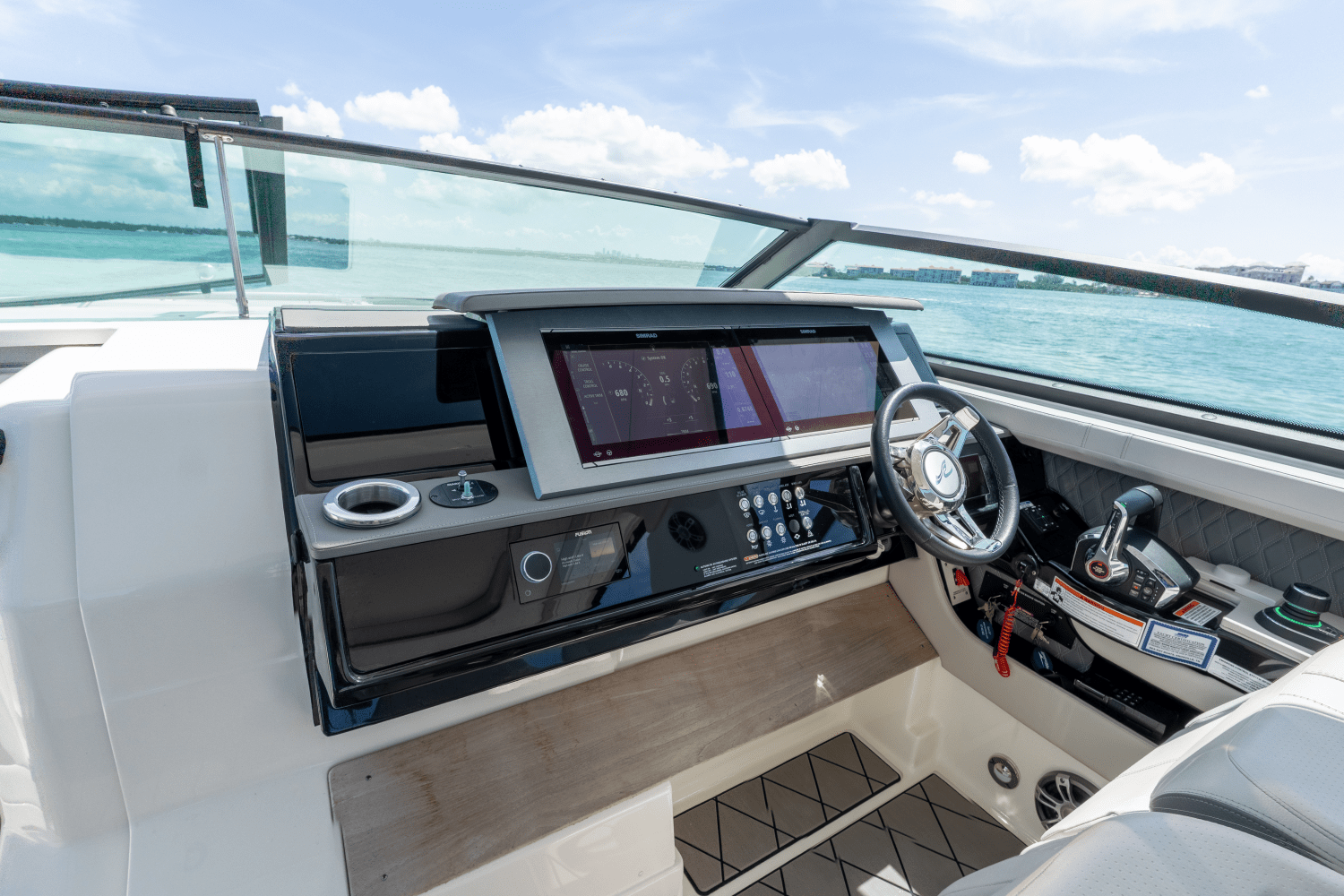 2023 Sea Ray 400 SLX-OB Image Thumbnail #37