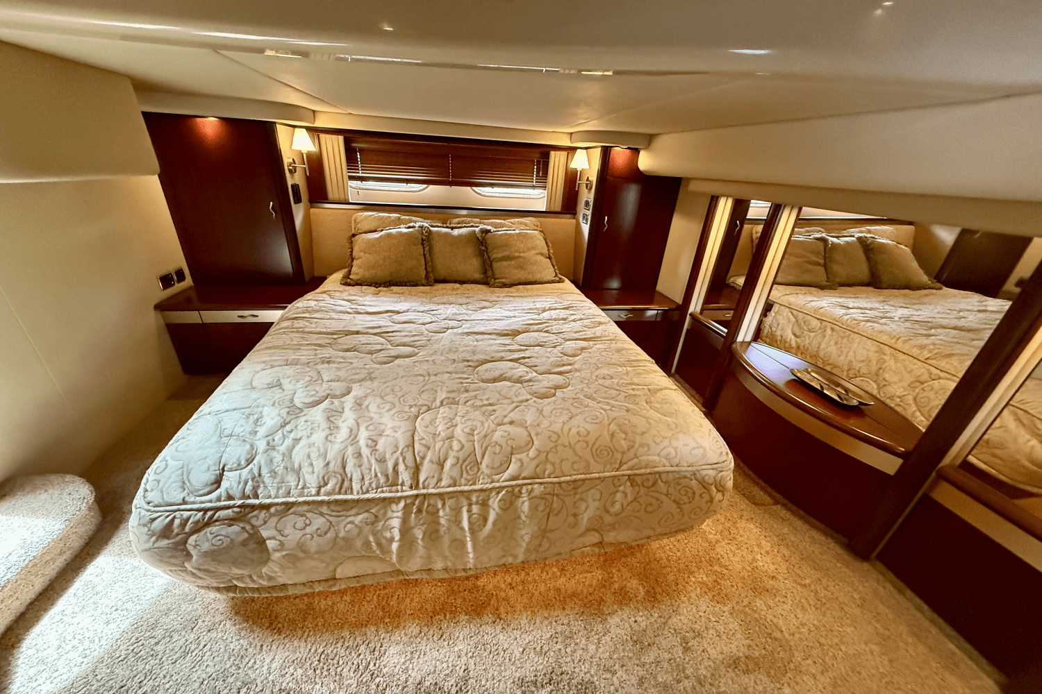 2005 Sea Ray
                                                             550 SEDAN BRIDGE Image Thumbnail #69