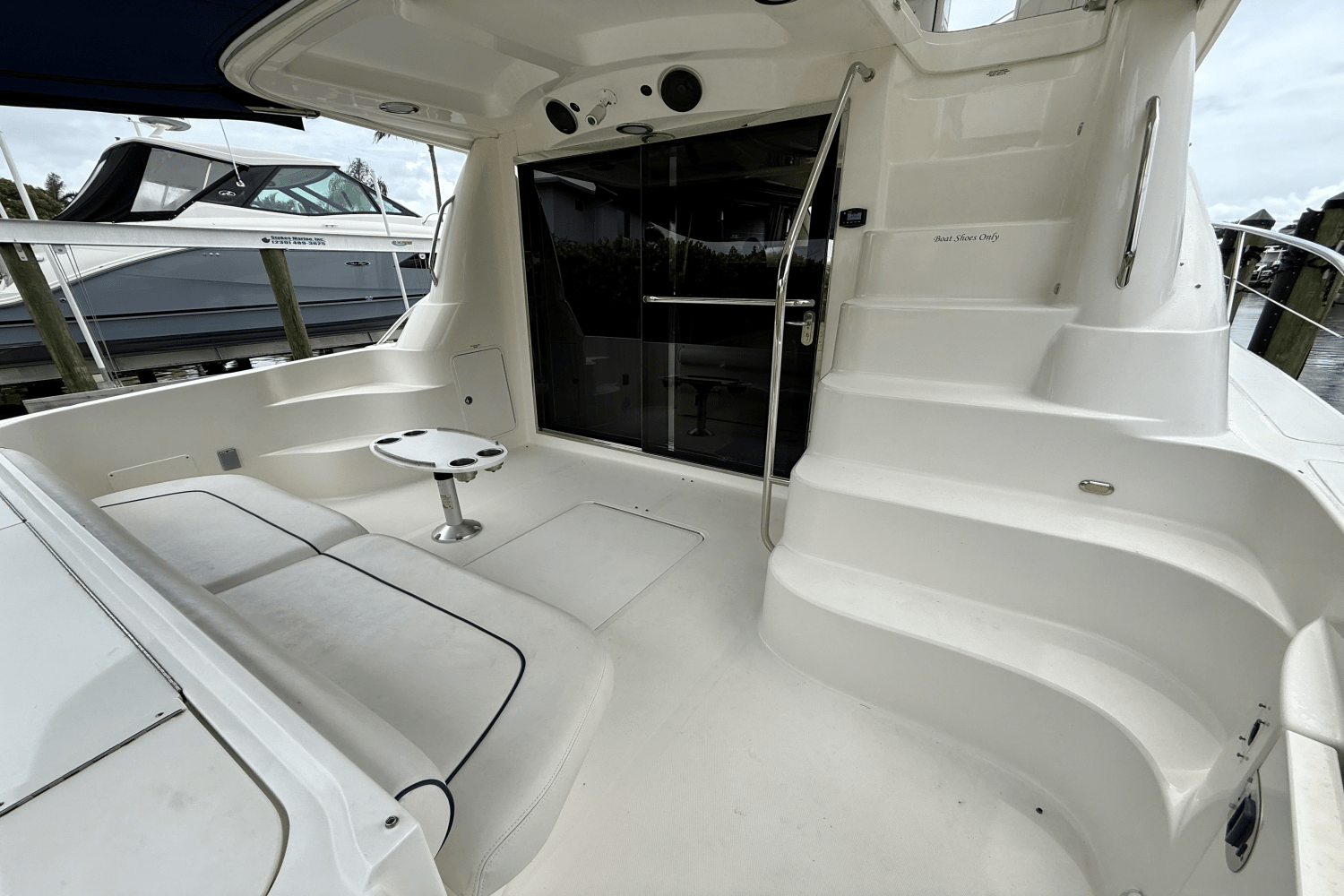 2005 Sea Ray
                                                             550 SEDAN BRIDGE Image Thumbnail #16