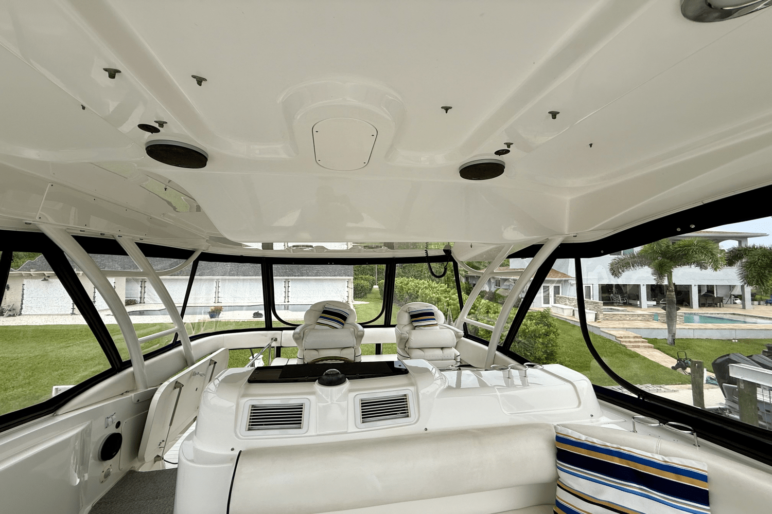 2005 Sea Ray
                                                             550 SEDAN BRIDGE Image Thumbnail #51