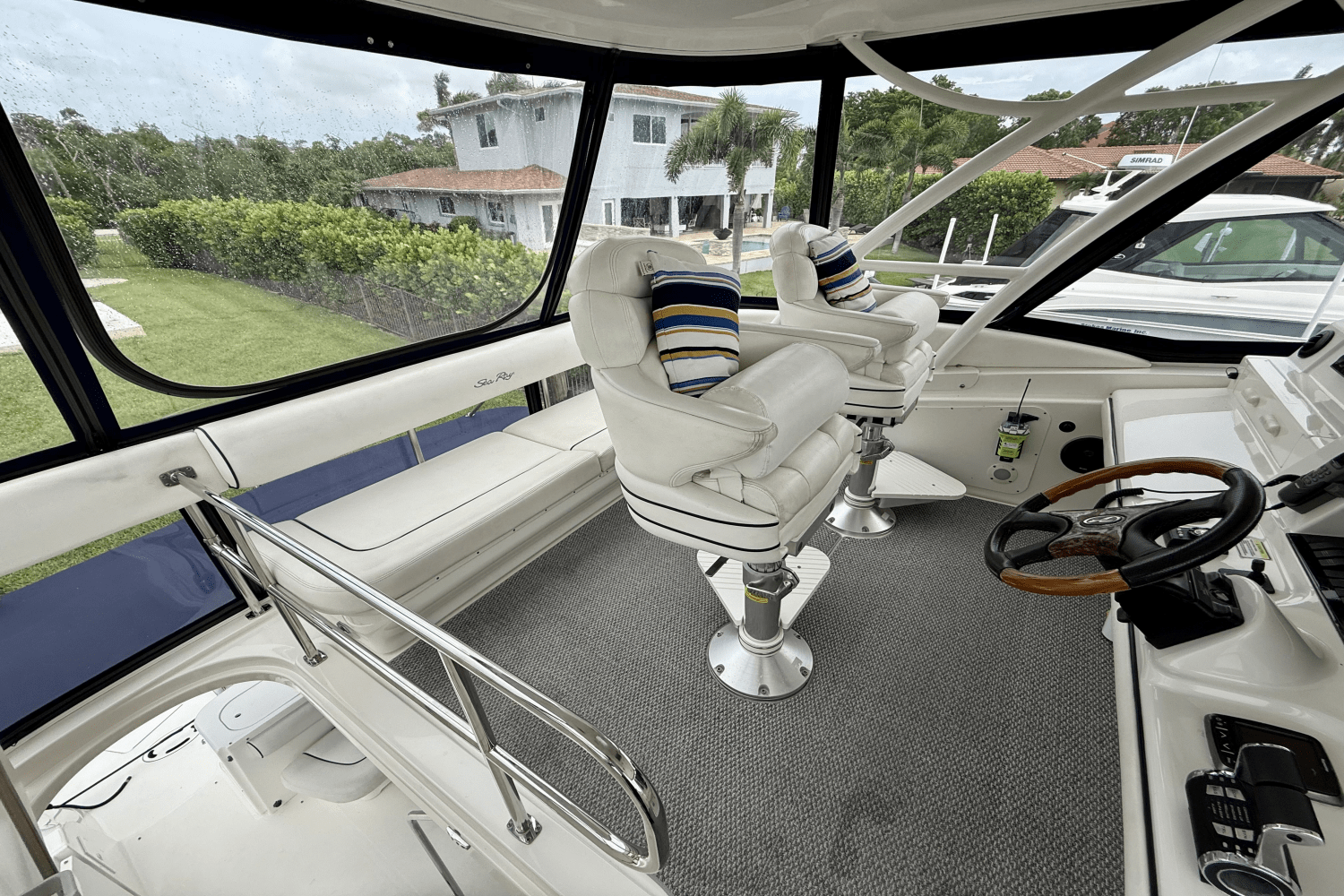 2005 Sea Ray
                                                             550 SEDAN BRIDGE Image Thumbnail #36