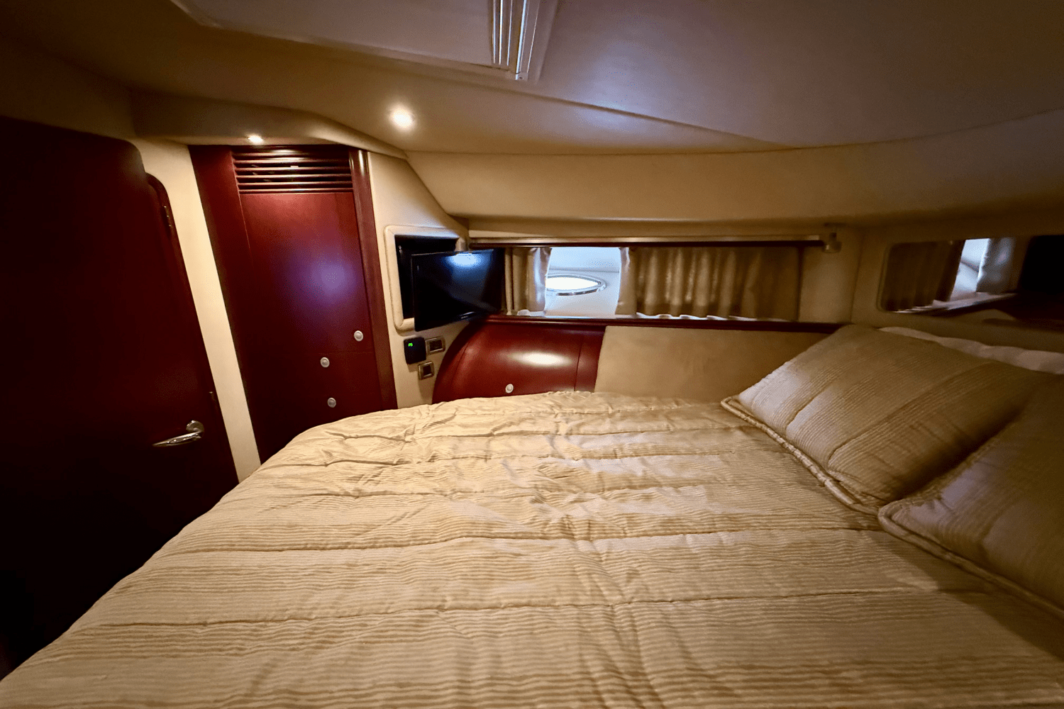 2005 Sea Ray
                                                             550 SEDAN BRIDGE Image Thumbnail #83