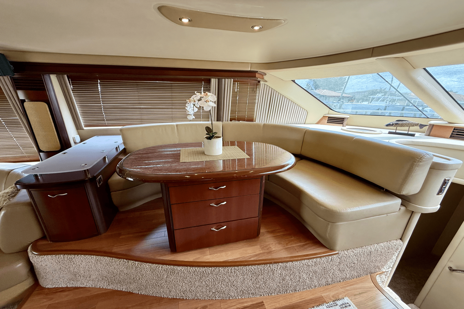 2005 Sea Ray
                                                             550 SEDAN BRIDGE Image Thumbnail #62