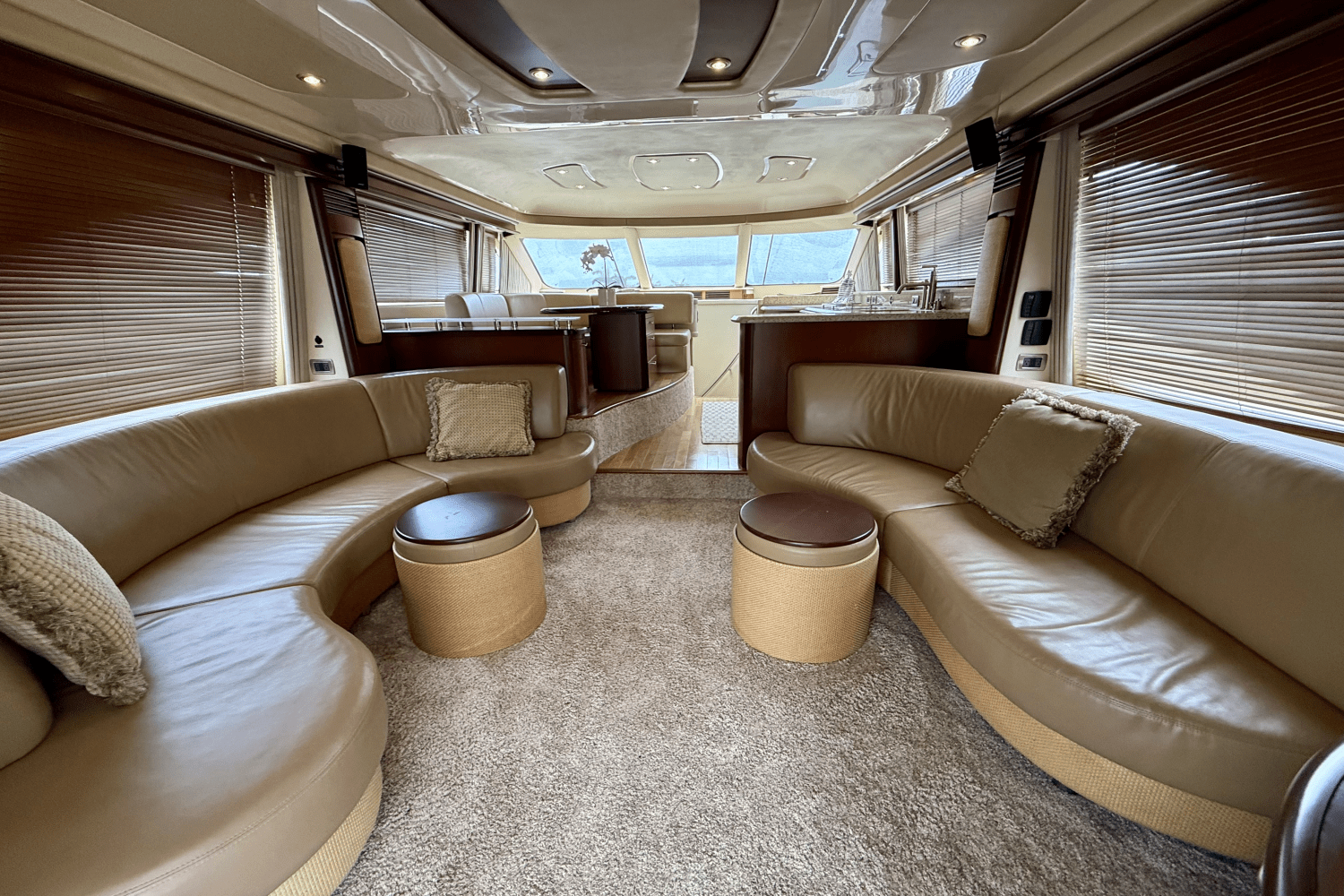 2005 Sea Ray
                                                             550 SEDAN BRIDGE Image Thumbnail #54