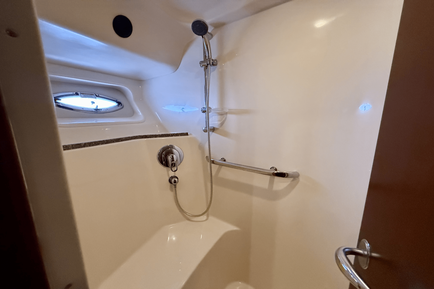 2005 Sea Ray
                                                             550 SEDAN BRIDGE Image Thumbnail #80