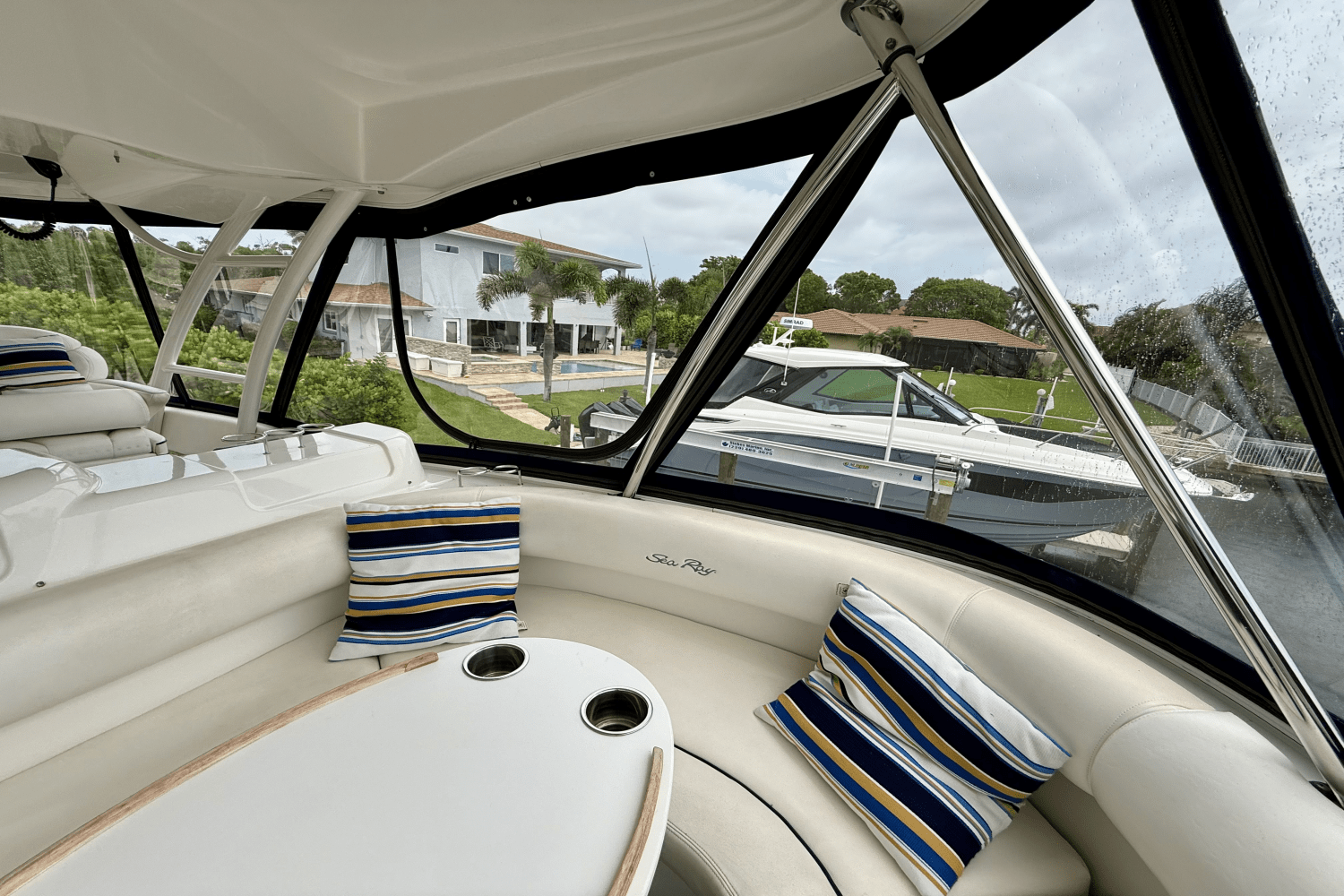 2005 Sea Ray
                                                             550 SEDAN BRIDGE Image Thumbnail #52