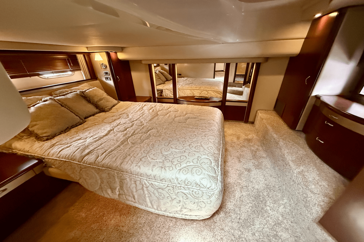 2005 Sea Ray
                                                             550 SEDAN BRIDGE Image Thumbnail #68