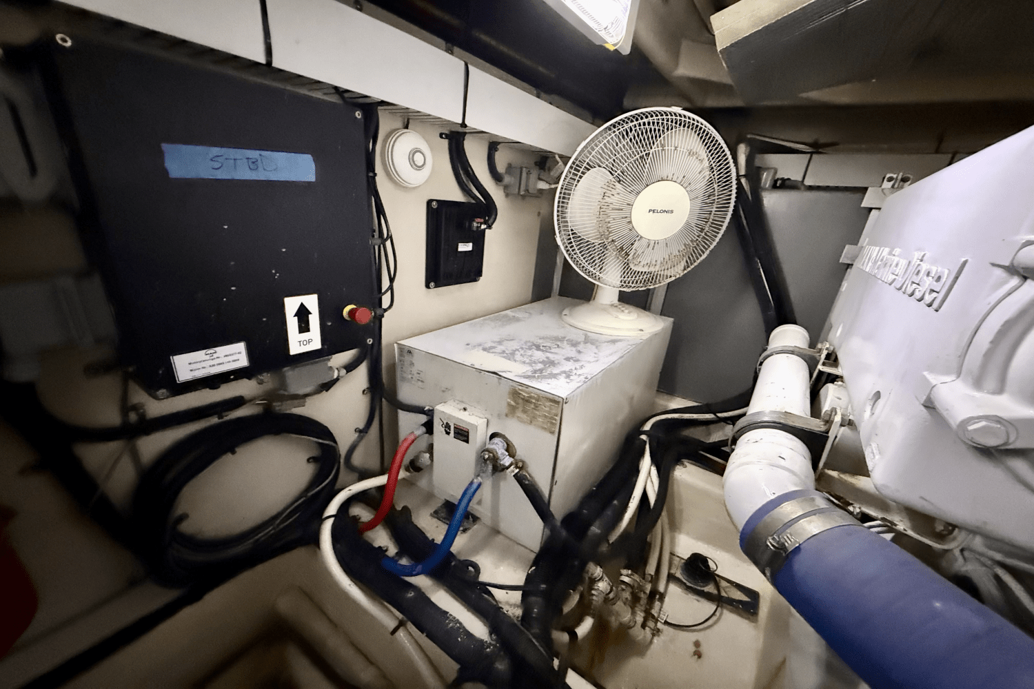 2005 Sea Ray
                                                             550 SEDAN BRIDGE Image Thumbnail #32