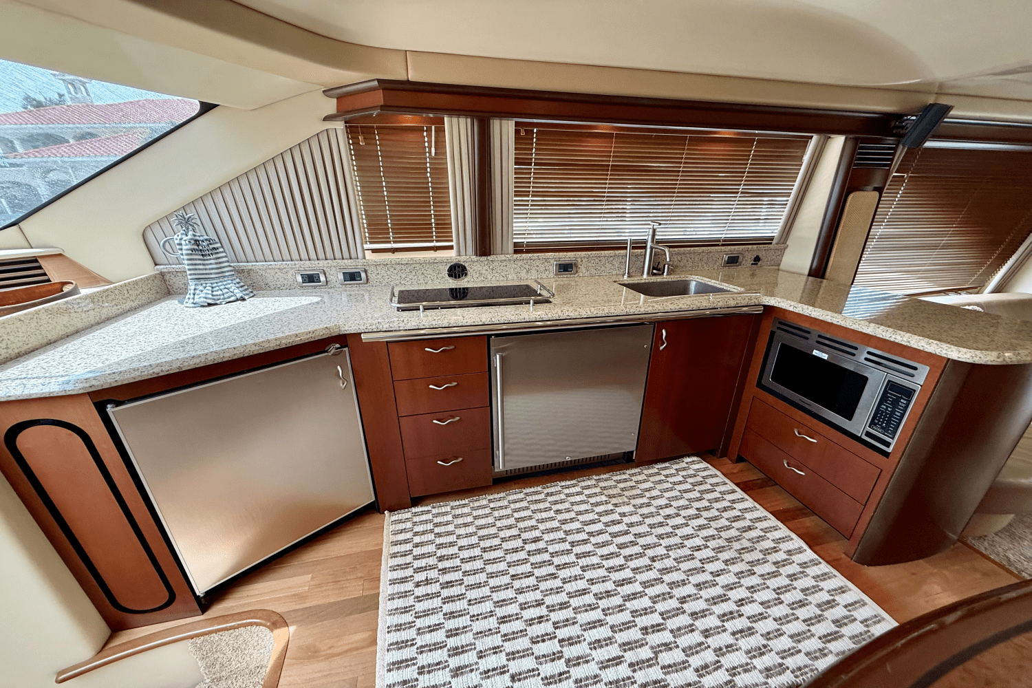 2005 Sea Ray
                                                             550 SEDAN BRIDGE Image Thumbnail #64