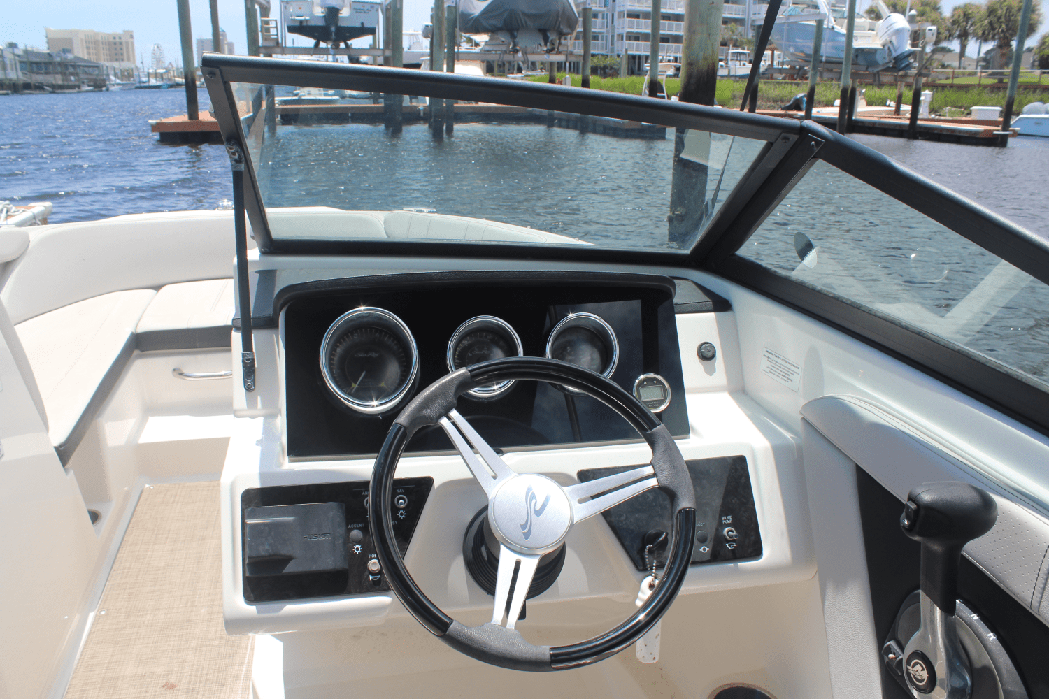 2021 Sea Ray 190 SPX-OB Image Thumbnail #11