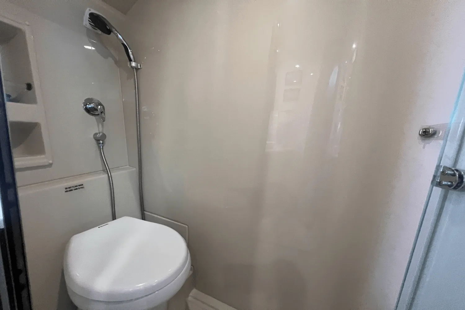 2015 Cruisers Yachts 45 CANTIUS Image Thumbnail #39