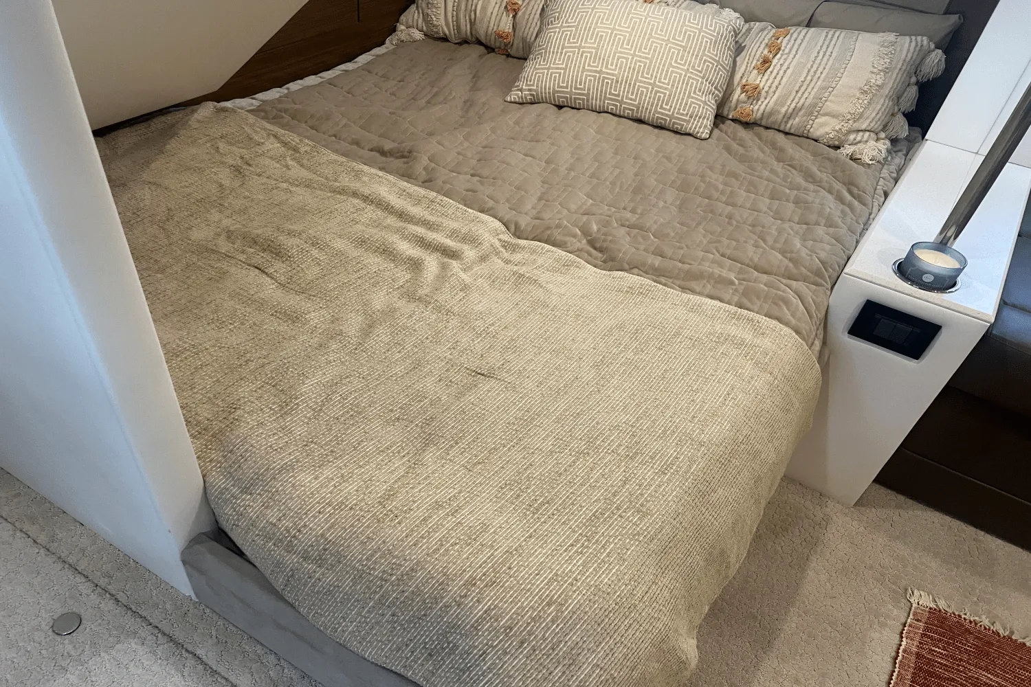 2015 Cruisers Yachts 45 CANTIUS Image Thumbnail #31