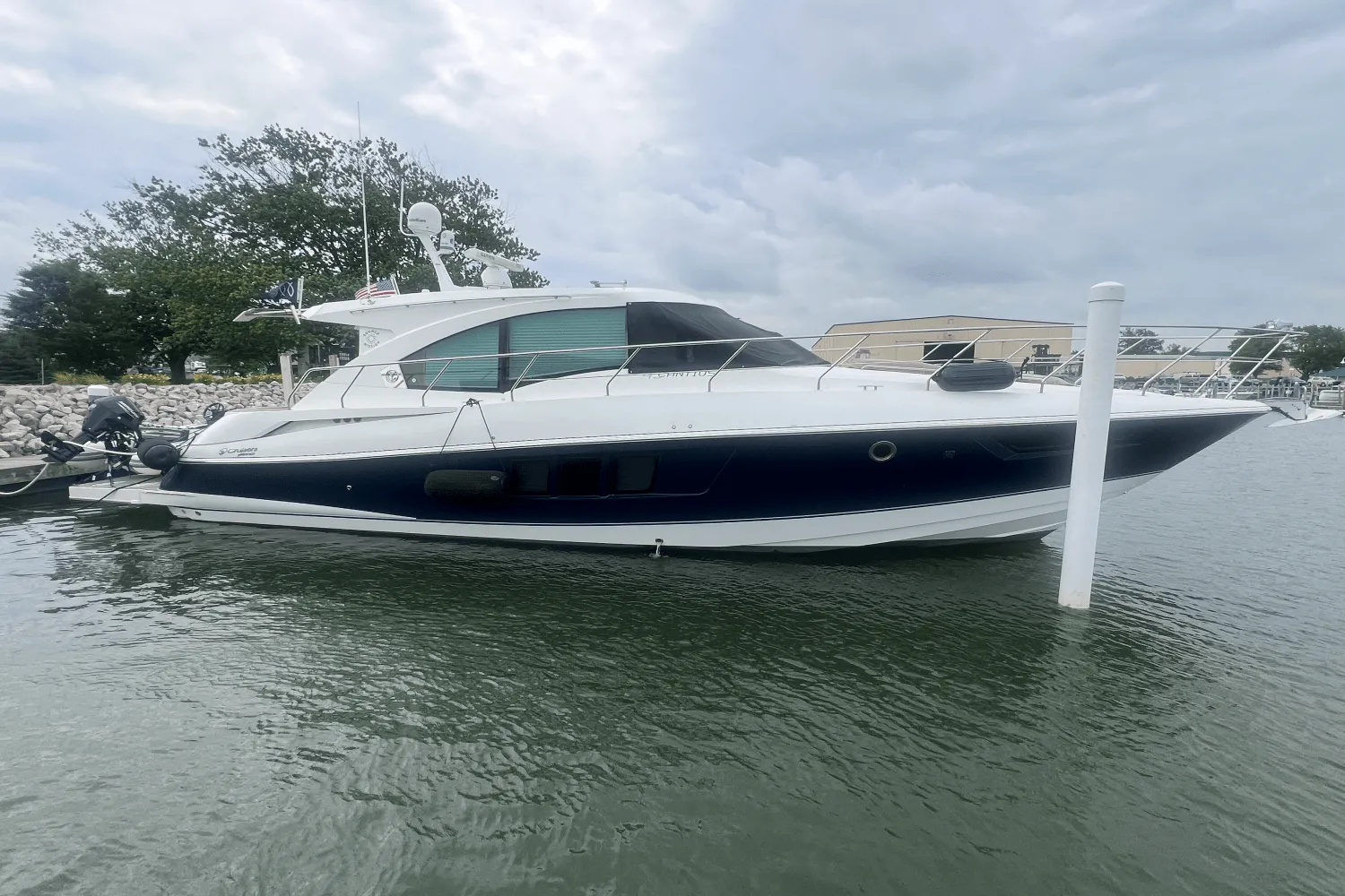 2015 Cruisers Yachts 45 CANTIUS Image Thumbnail #6