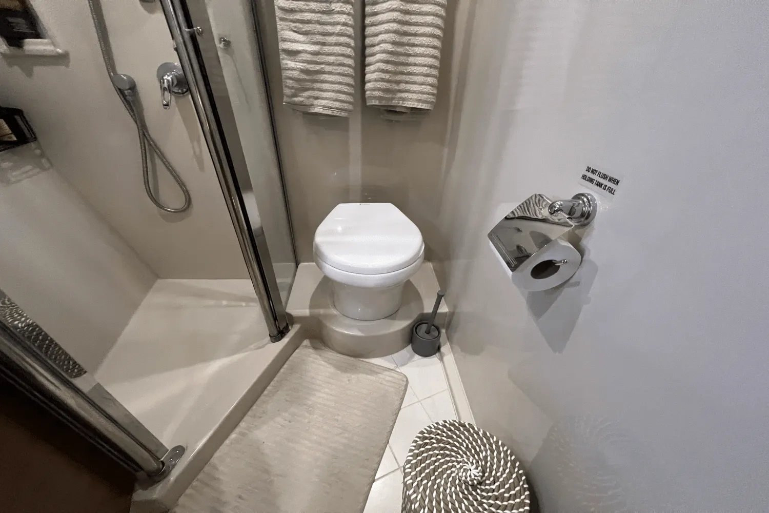 2015 Cruisers Yachts 45 CANTIUS Image Thumbnail #41