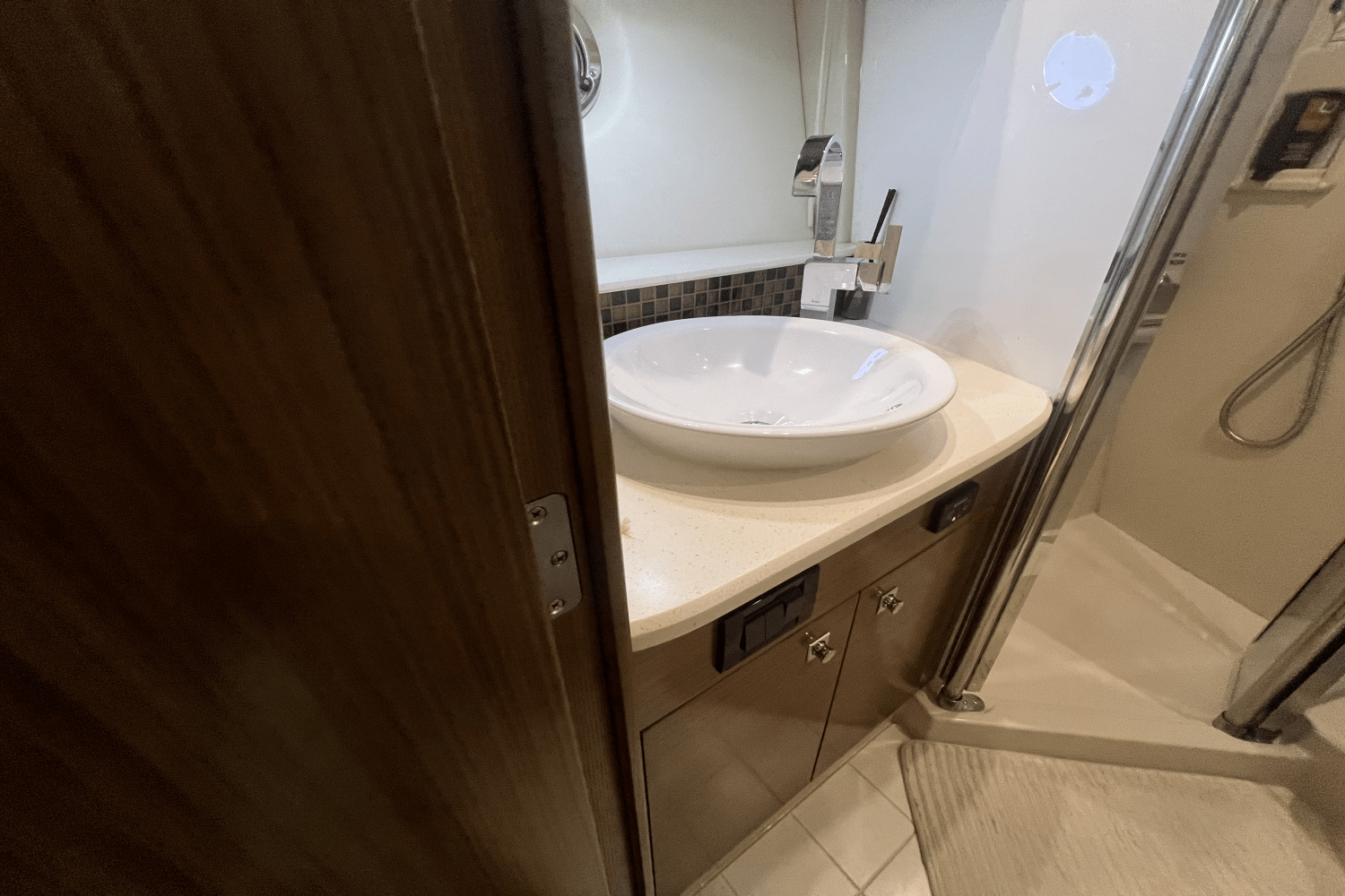 2015 Cruisers Yachts 45 CANTIUS Image Thumbnail #40