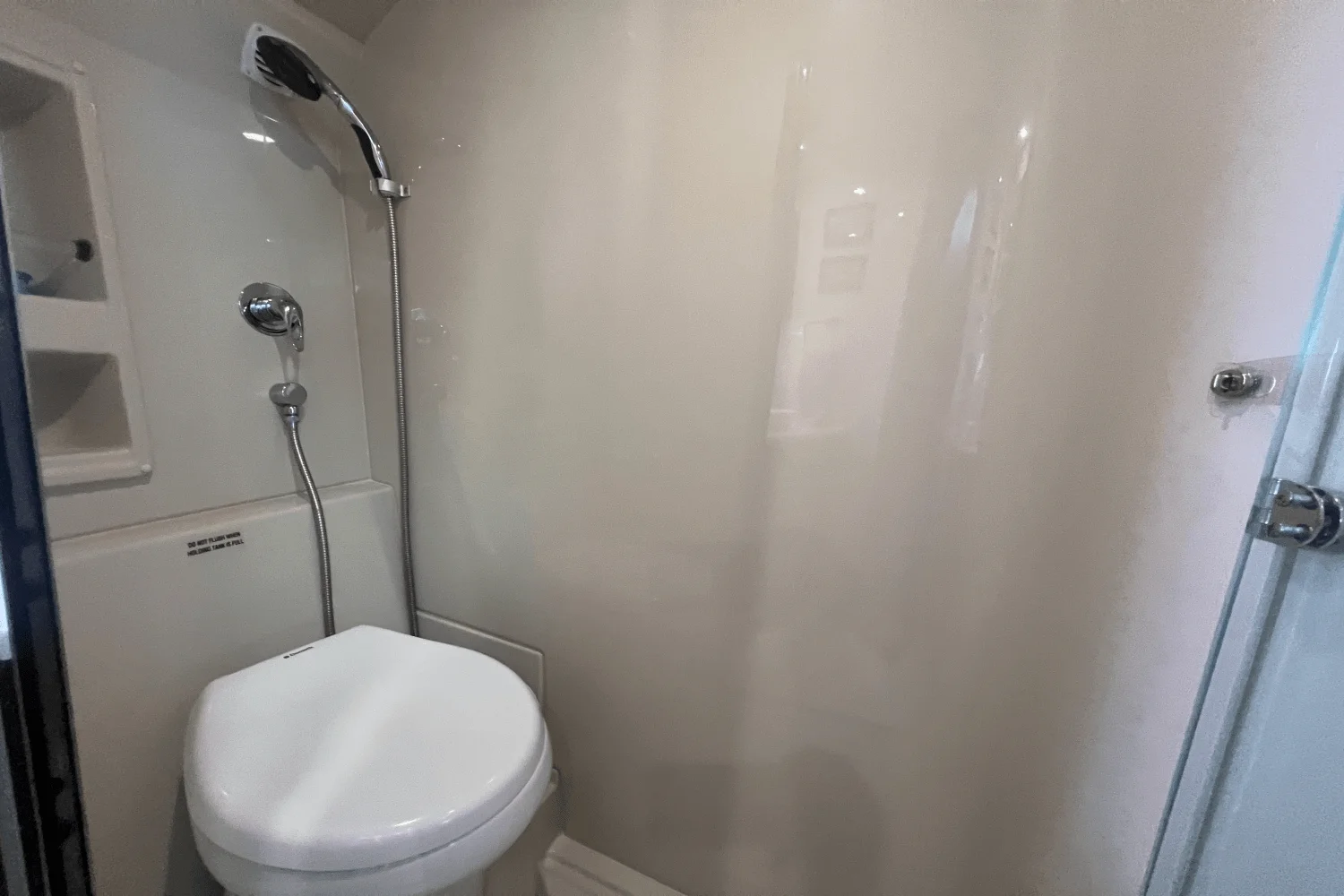 2015 Cruisers Yachts 45 CANTIUS Image Thumbnail #37