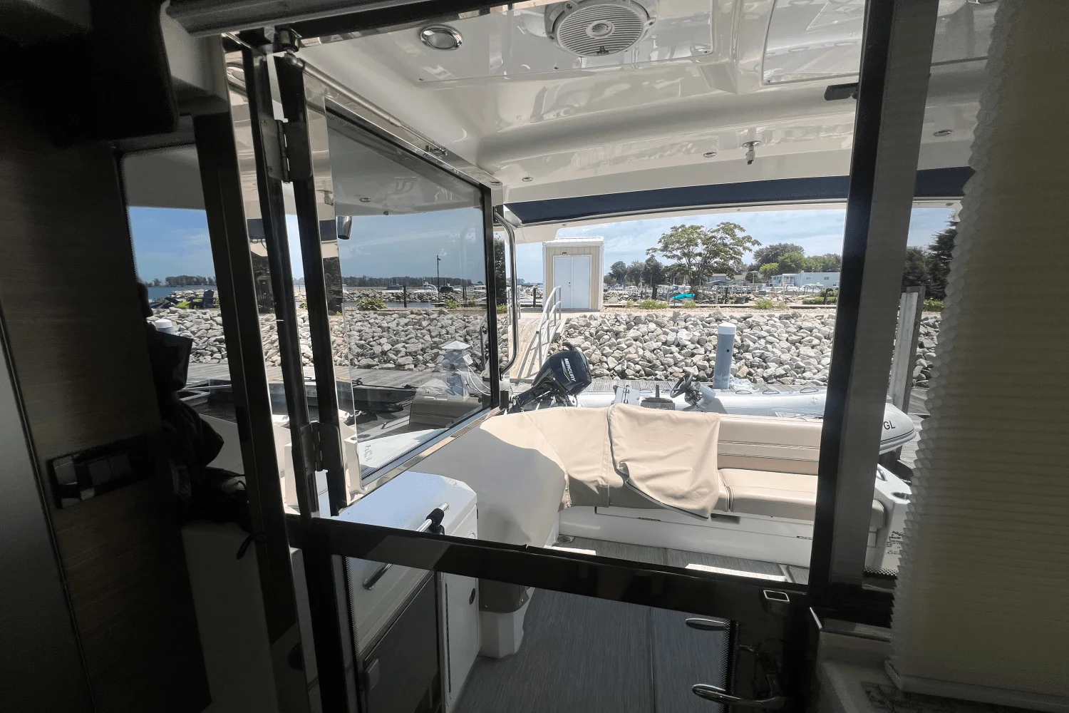 2015 Cruisers Yachts 45 CANTIUS Image Thumbnail #21