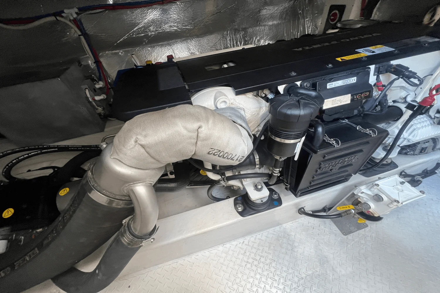 2015 Cruisers Yachts 45 CANTIUS Image Thumbnail #52