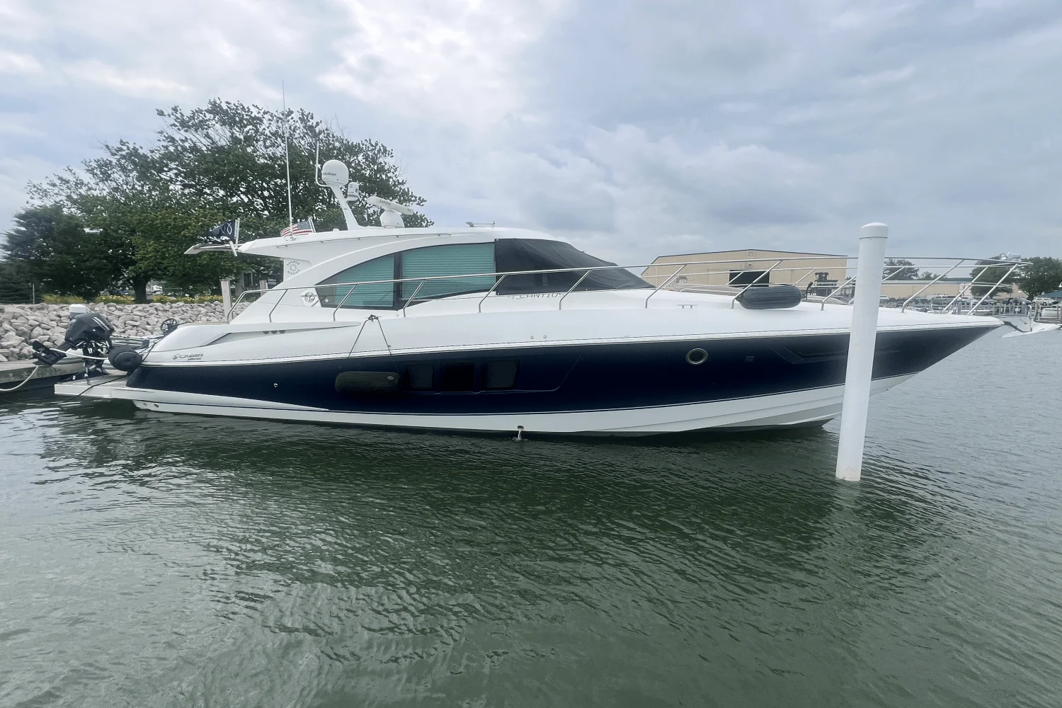 2015 Cruisers Yachts 45 CANTIUS Image Thumbnail #6