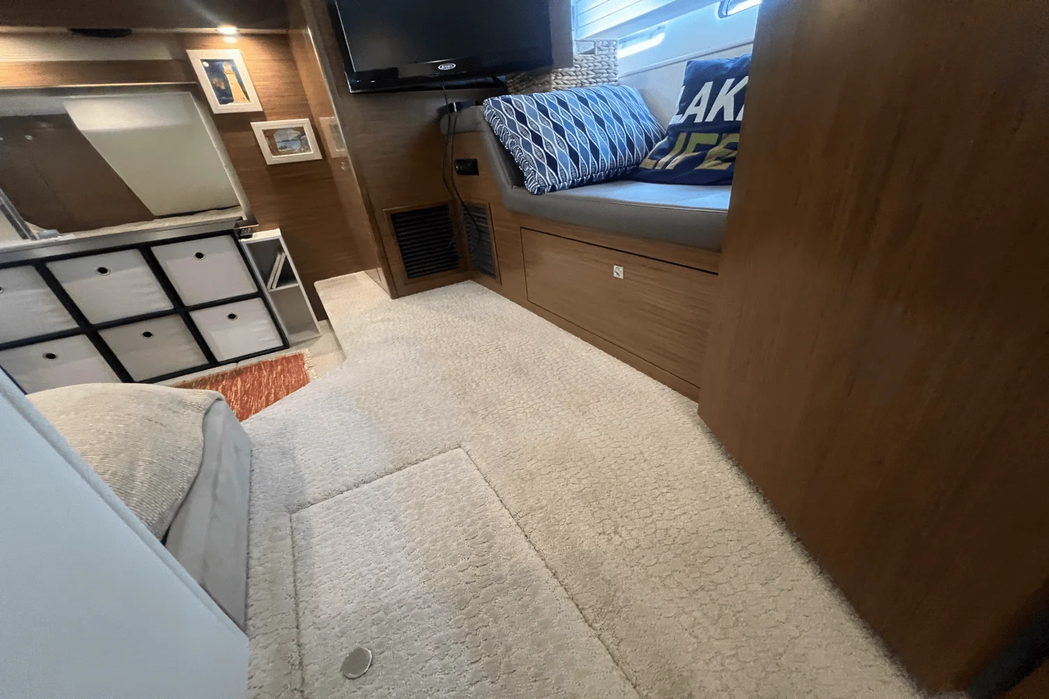 2015 Cruisers Yachts 45 CANTIUS Image Thumbnail #33