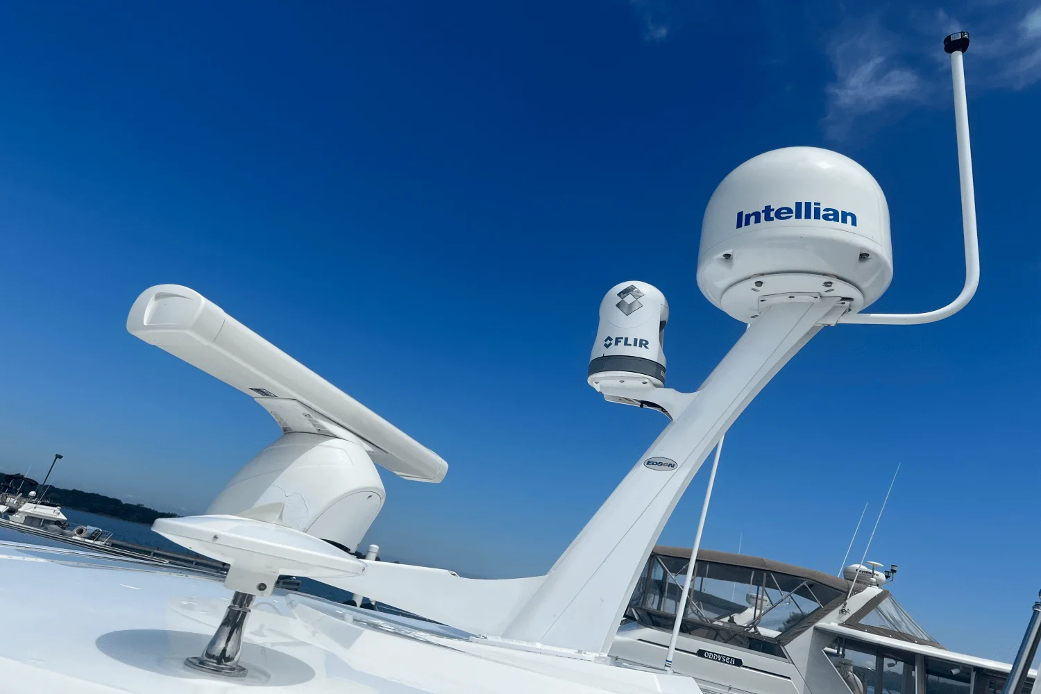 2015 Cruisers Yachts 45 CANTIUS Image Thumbnail #9