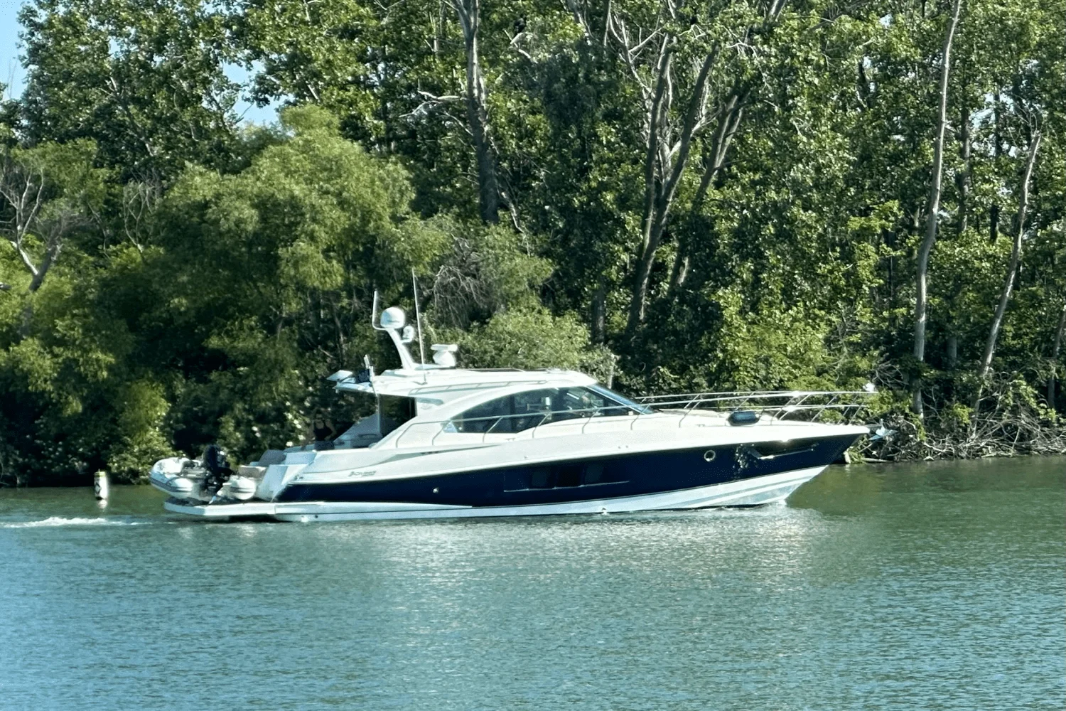 2015 Cruisers Yachts 45 CANTIUS Image Thumbnail #6