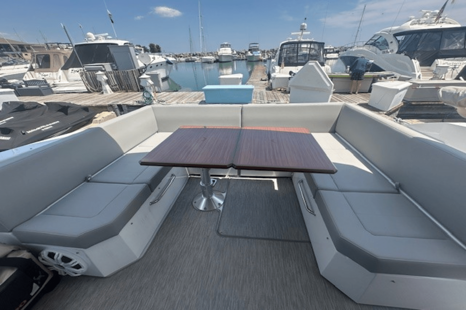 2023 Cruisers Yachts 390 EXPRESS COUPE Image Thumbnail #16